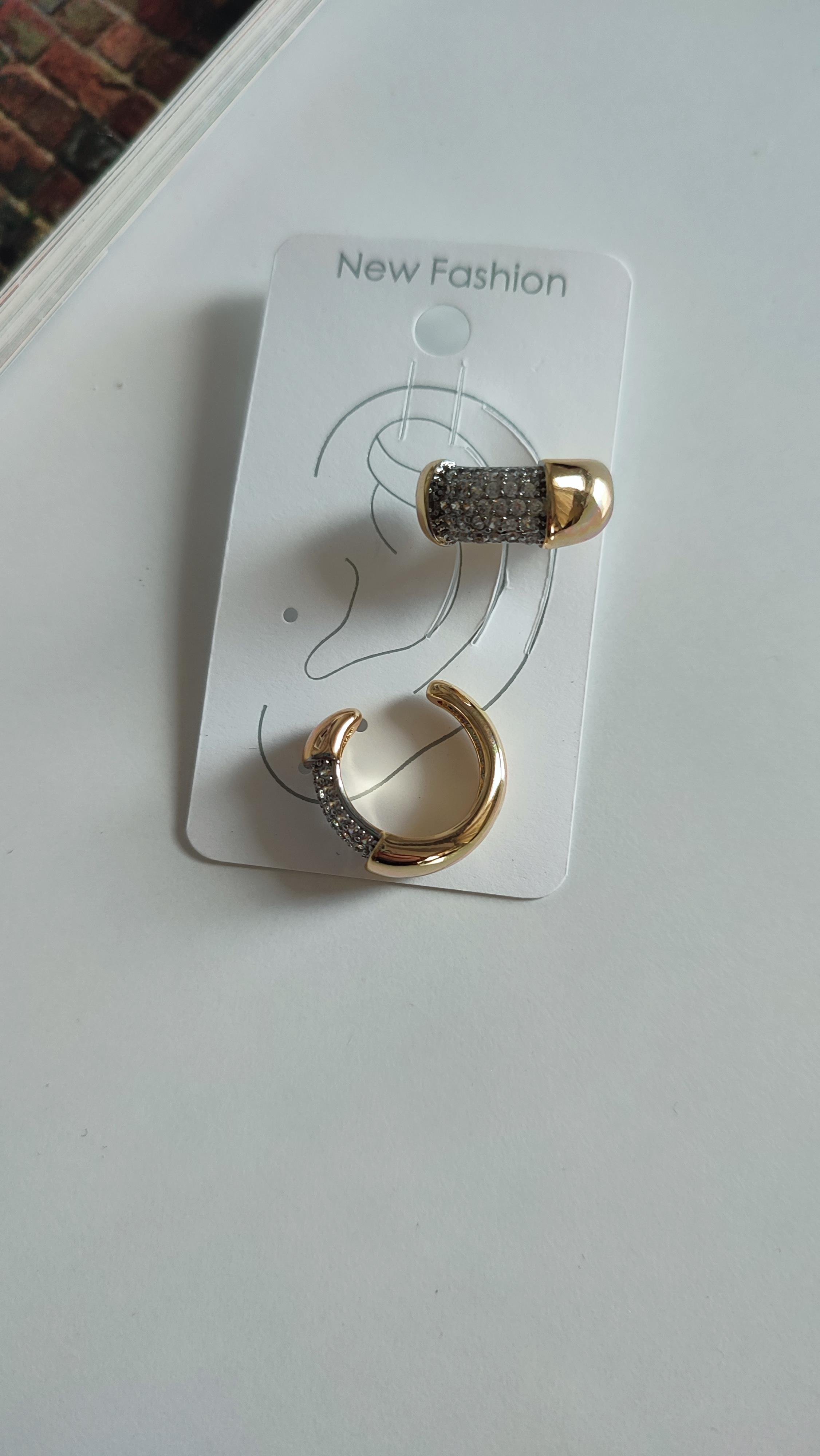 GOLD YARISI TAŞLI KIKIRDAK KÜPE 