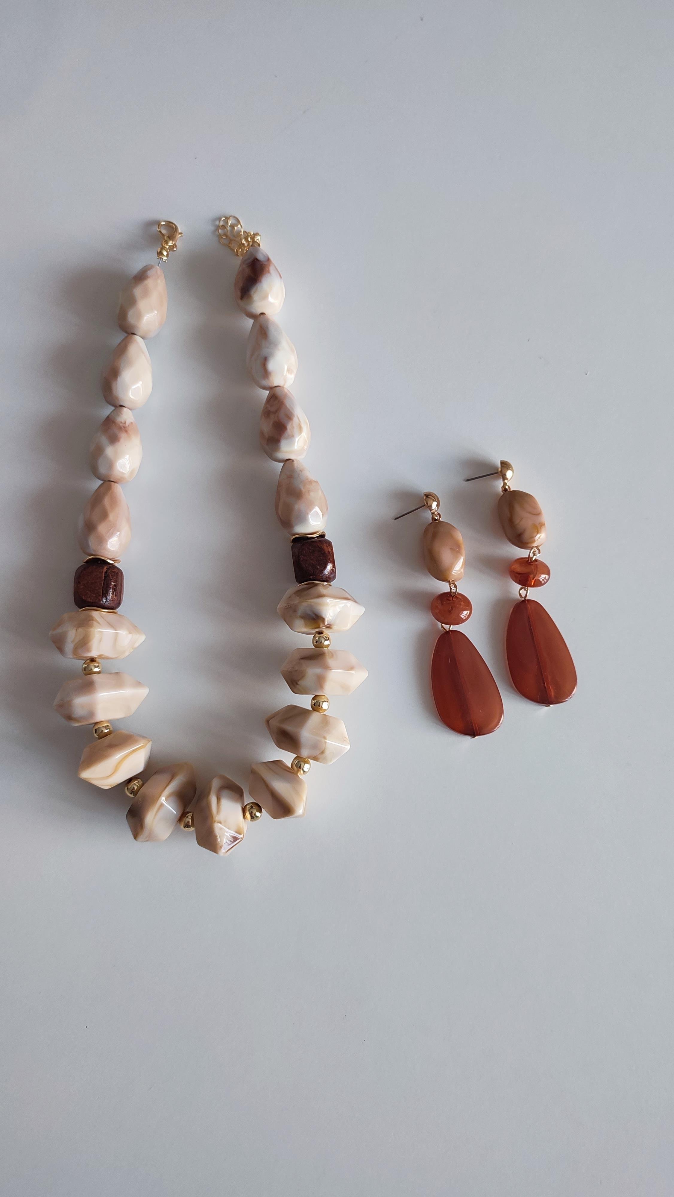 KREM RENK BONCUK KOLYE VE KÜPE KOMBİNİ 