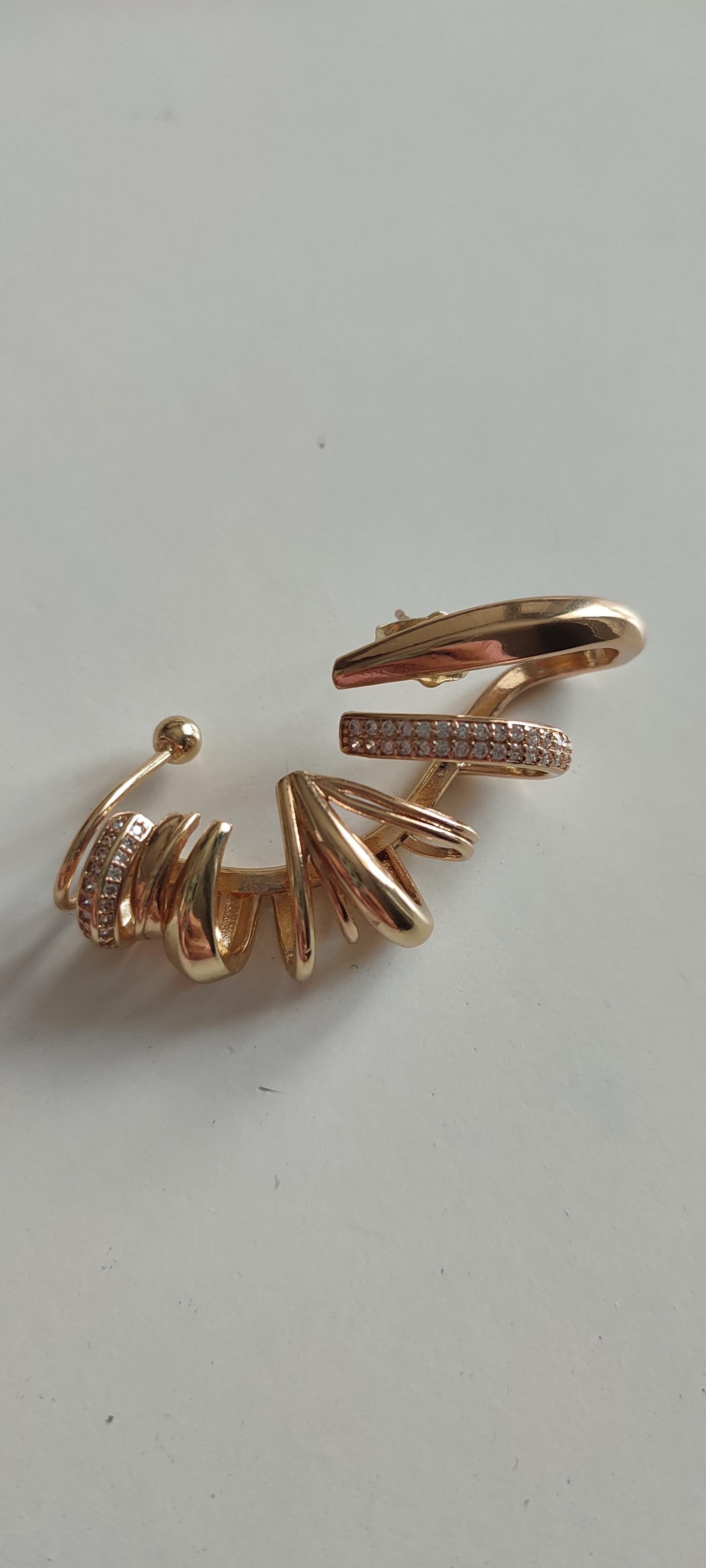 ÖZEL SERİ GOLD ÇOKLU GÖRÜNÜMLÜ KÜPE 