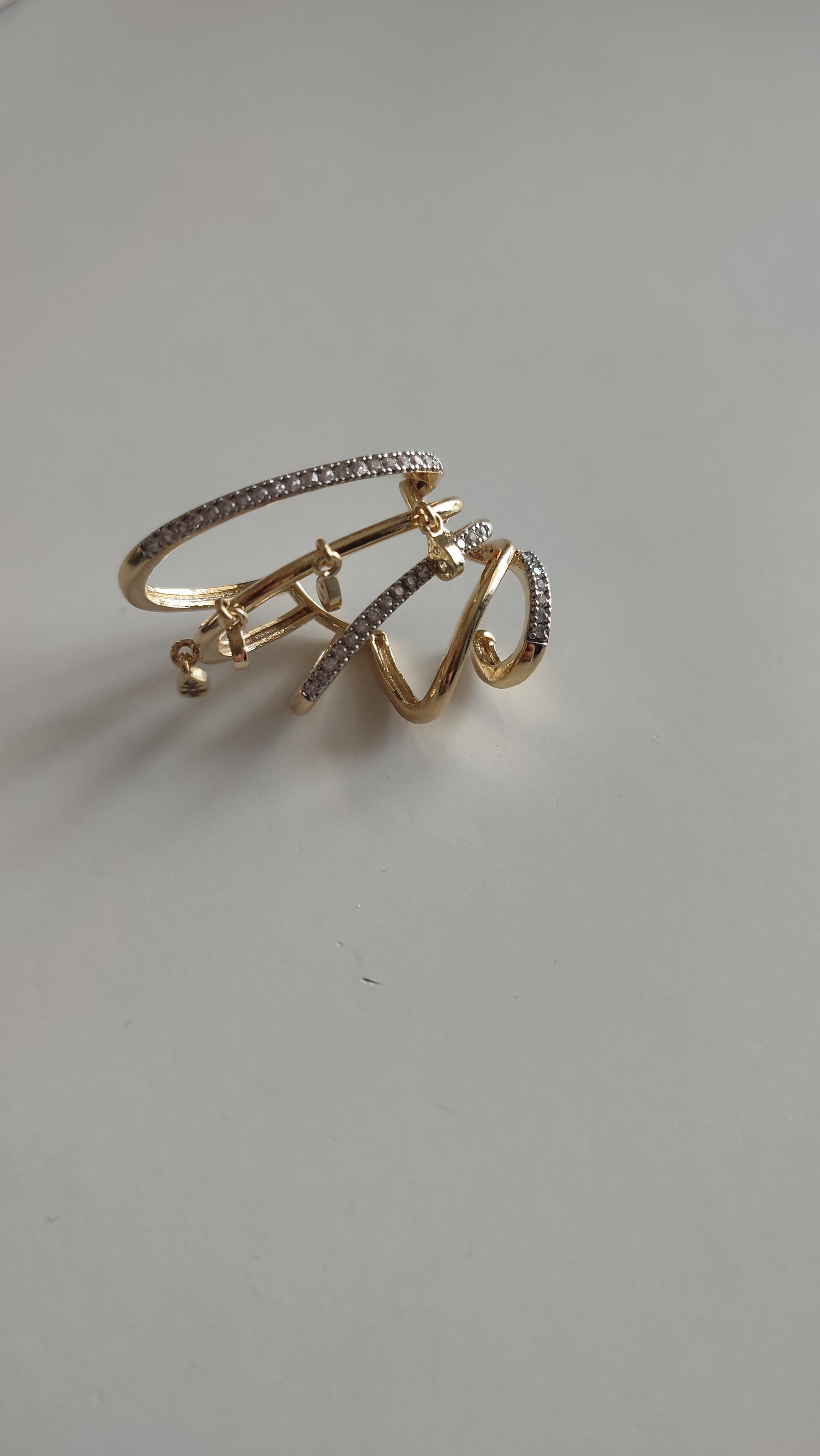 ÖZEL SERİ RENKLİ KIKIRDAK KÜPE 