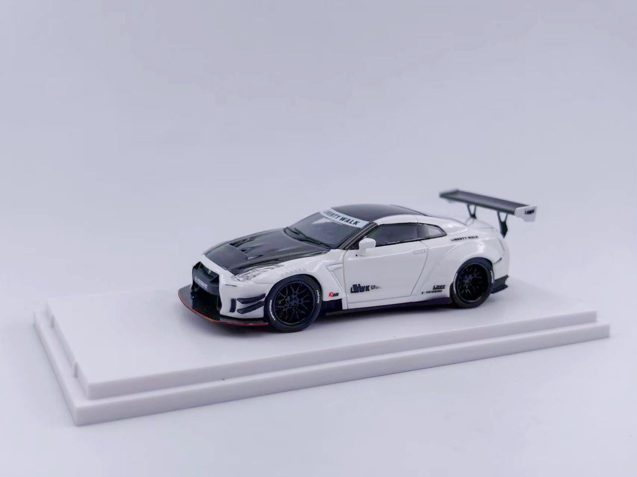 RR Model GT-R R35 Wide-Body Modified White