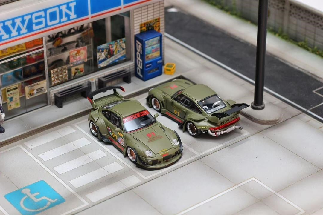 Street Weapon 1:64 Porsche RWB 993 Matte Green -Low Tail