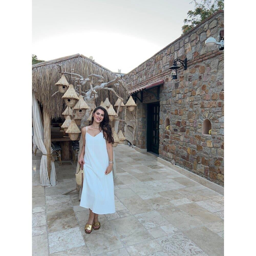 Beyaz Astarlı Elbise