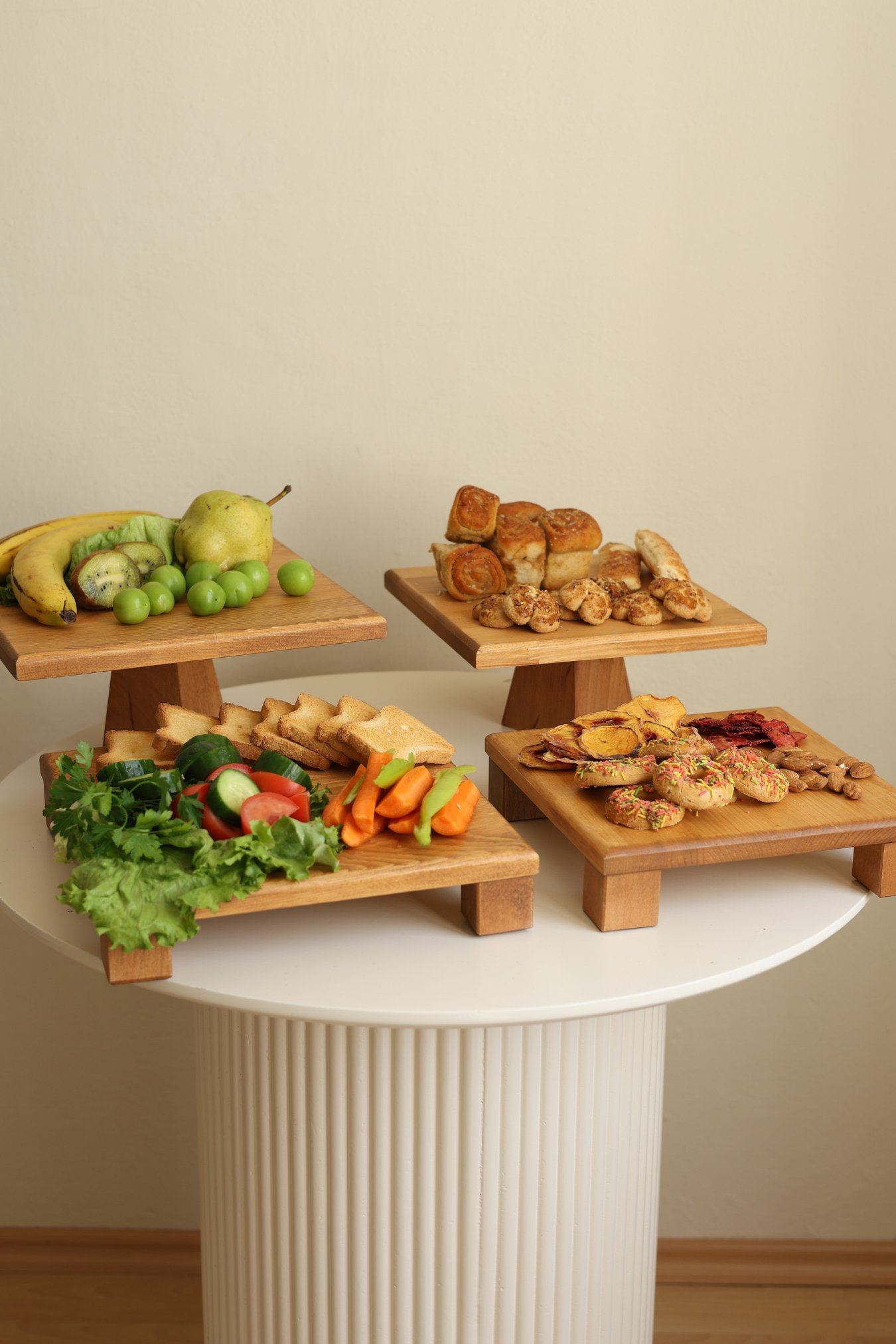 4lü Ahşap Pasta Sunum Tityos Küp Ayaklı 25x25 Ve 30x30 Cm, Piramit Ayaklı 25x25 Ve 29x29 Cm