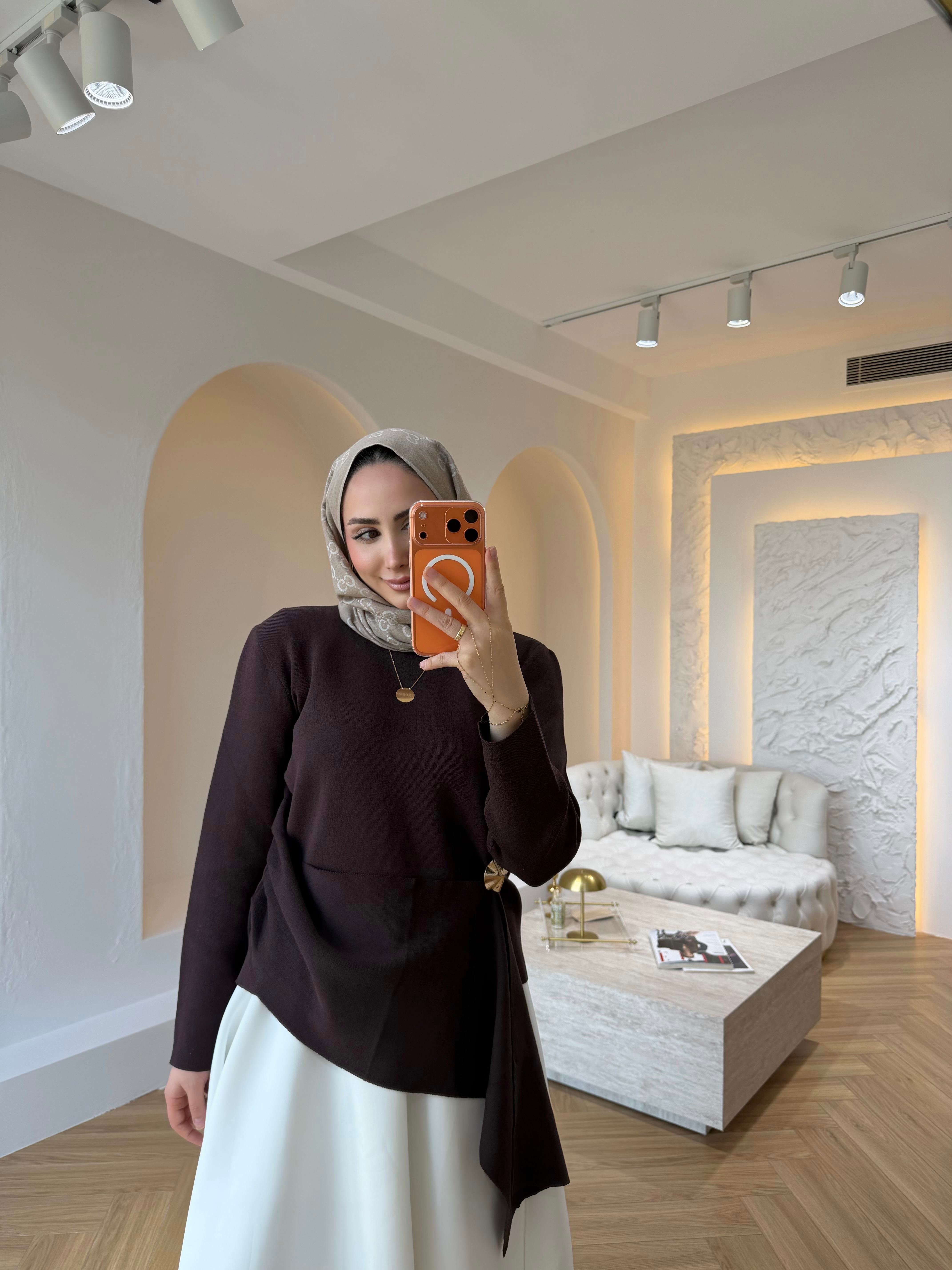 BROŞLU MERSERİZE BLUZ KAHVE