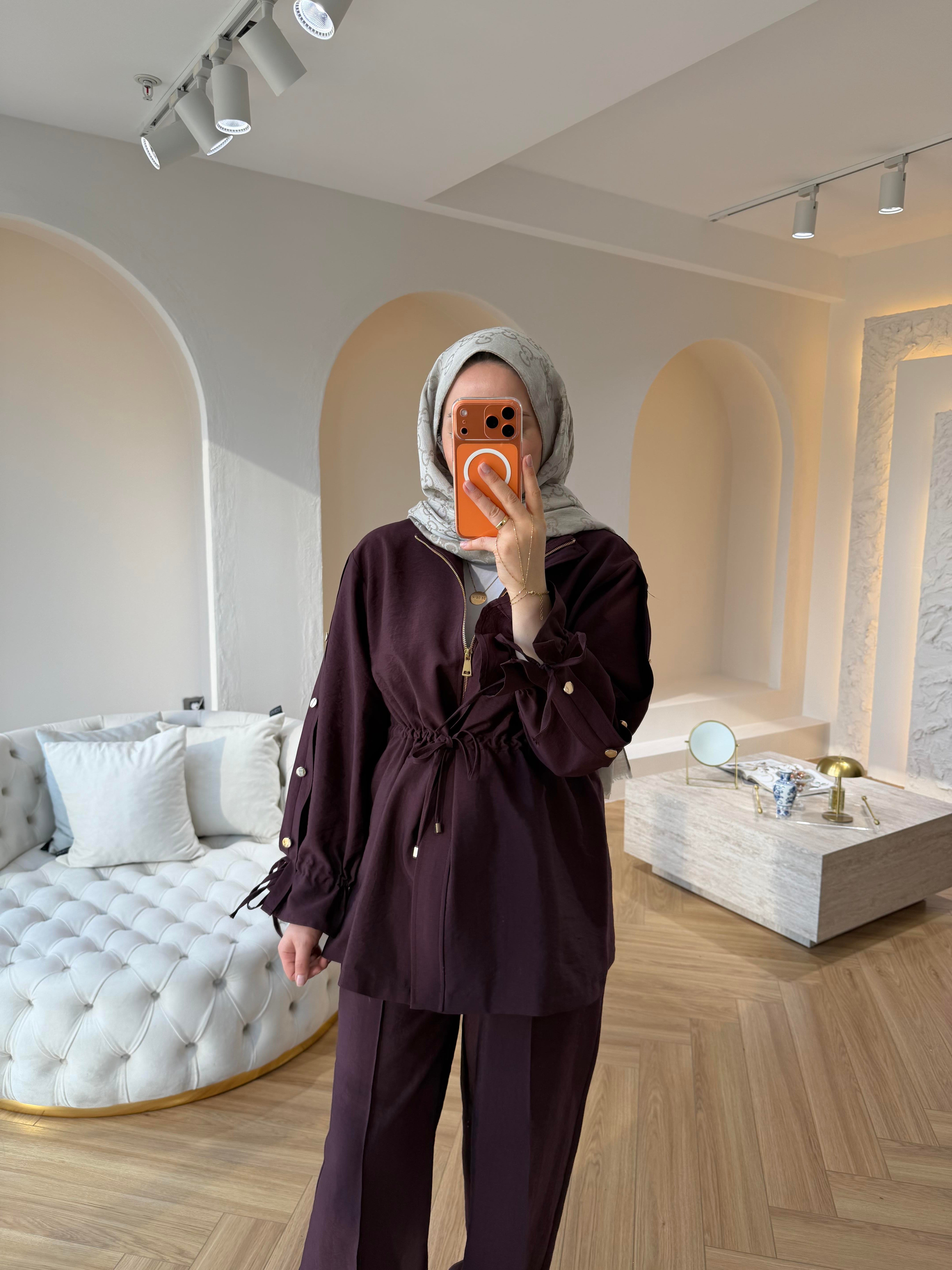 EVER KOLU DÜĞMELİ BÜZGÜ DETAYLI TAKIM