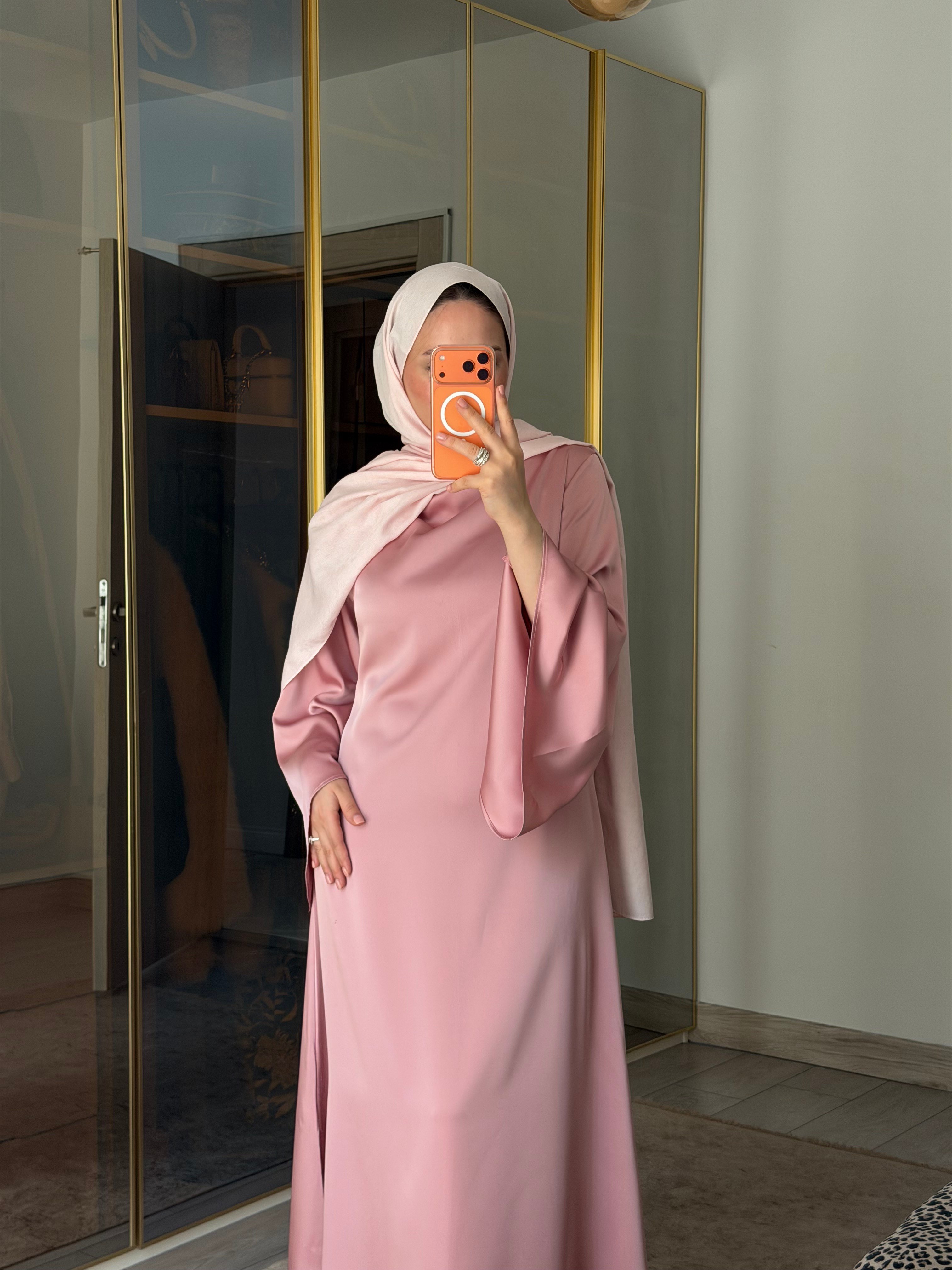 GENİŞ KOL DETAYLI ŞIK SATEN ELBİSE SOFT PEMBE