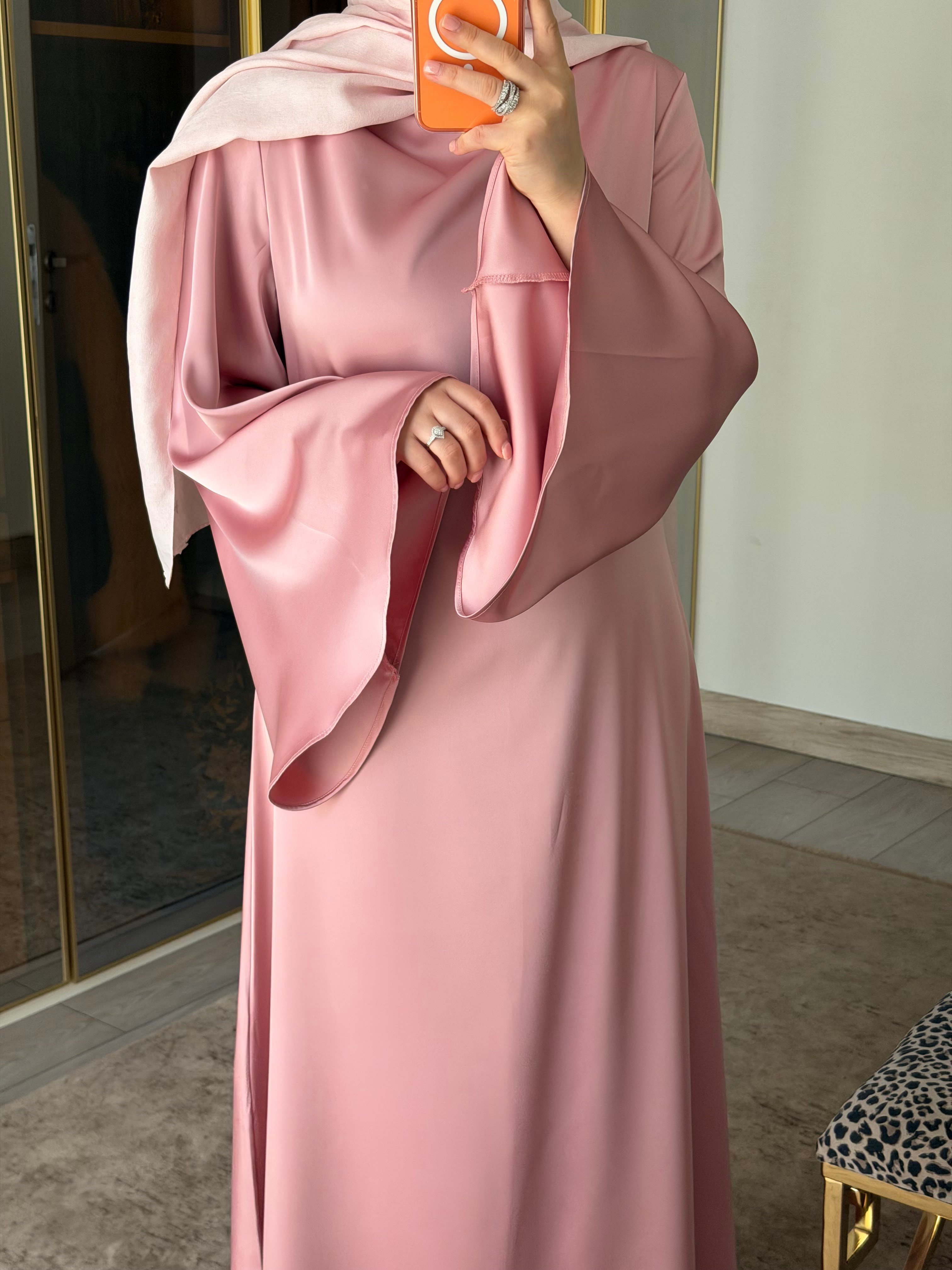 GENİŞ KOL DETAYLI ŞIK SATEN ELBİSE SOFT PEMBE