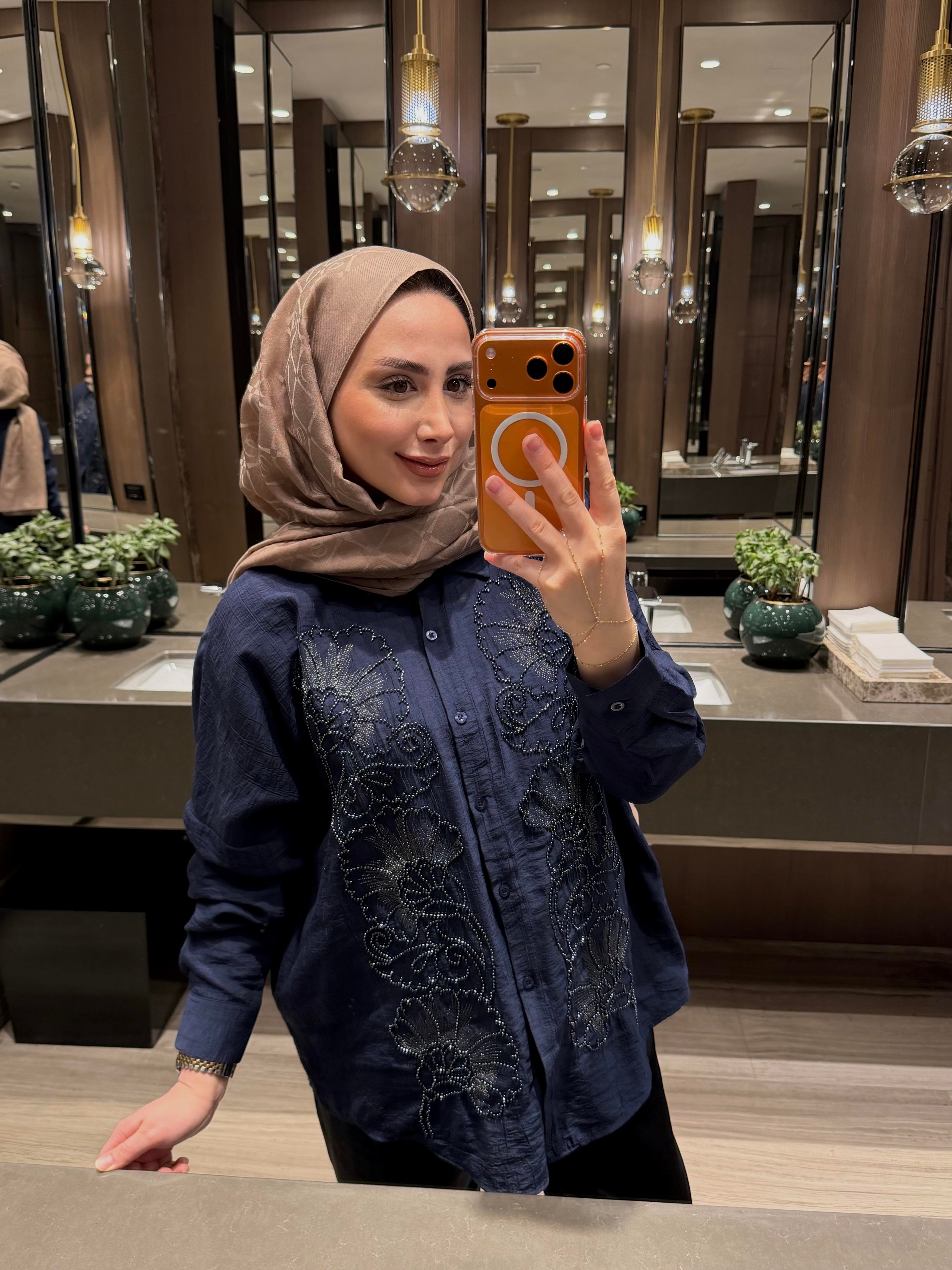 İNCİ İŞLEMELİ GÖMLEK LACİVERT