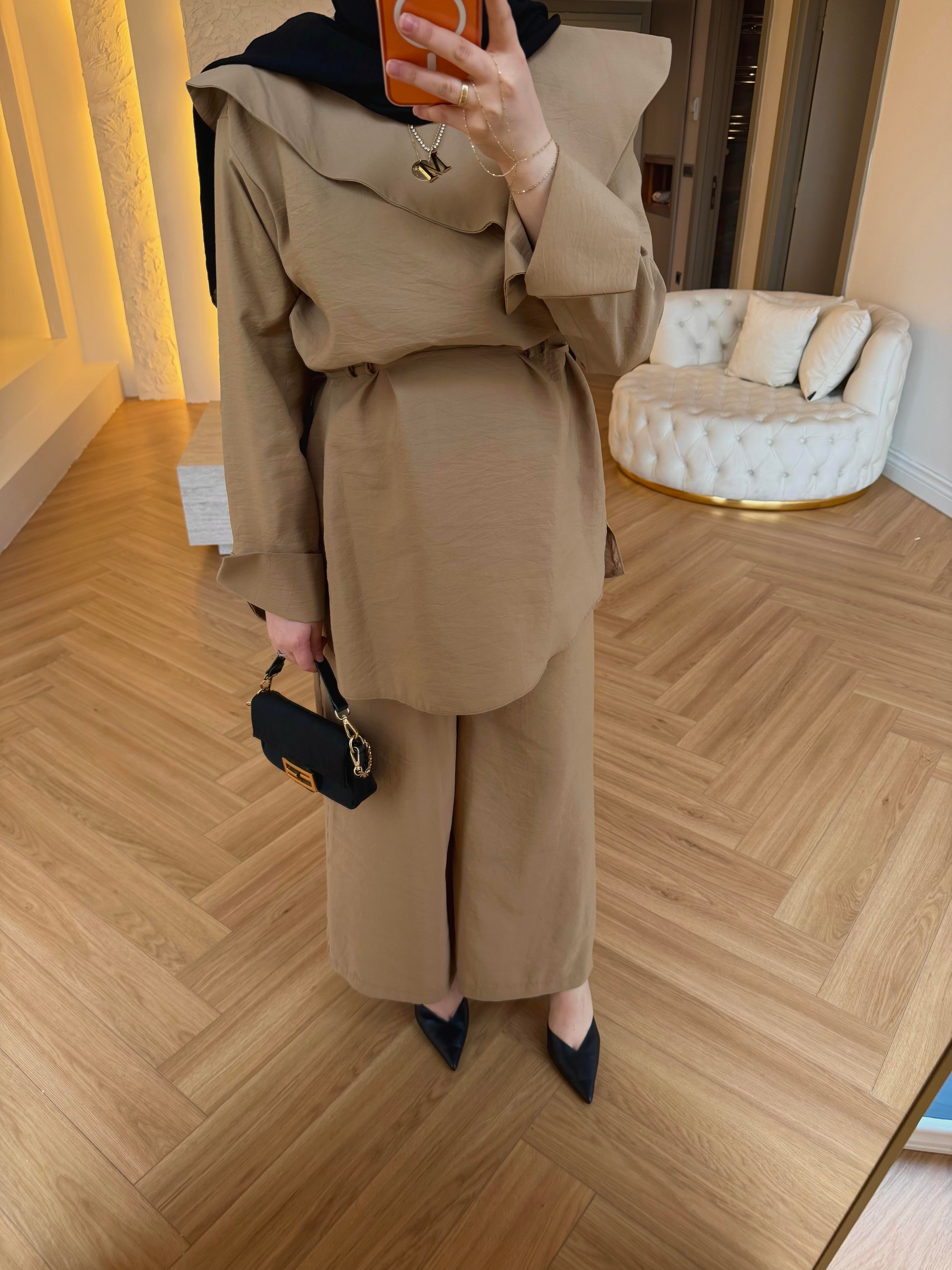 KATRE YAKA DETAYLI TAKIM CAMEL