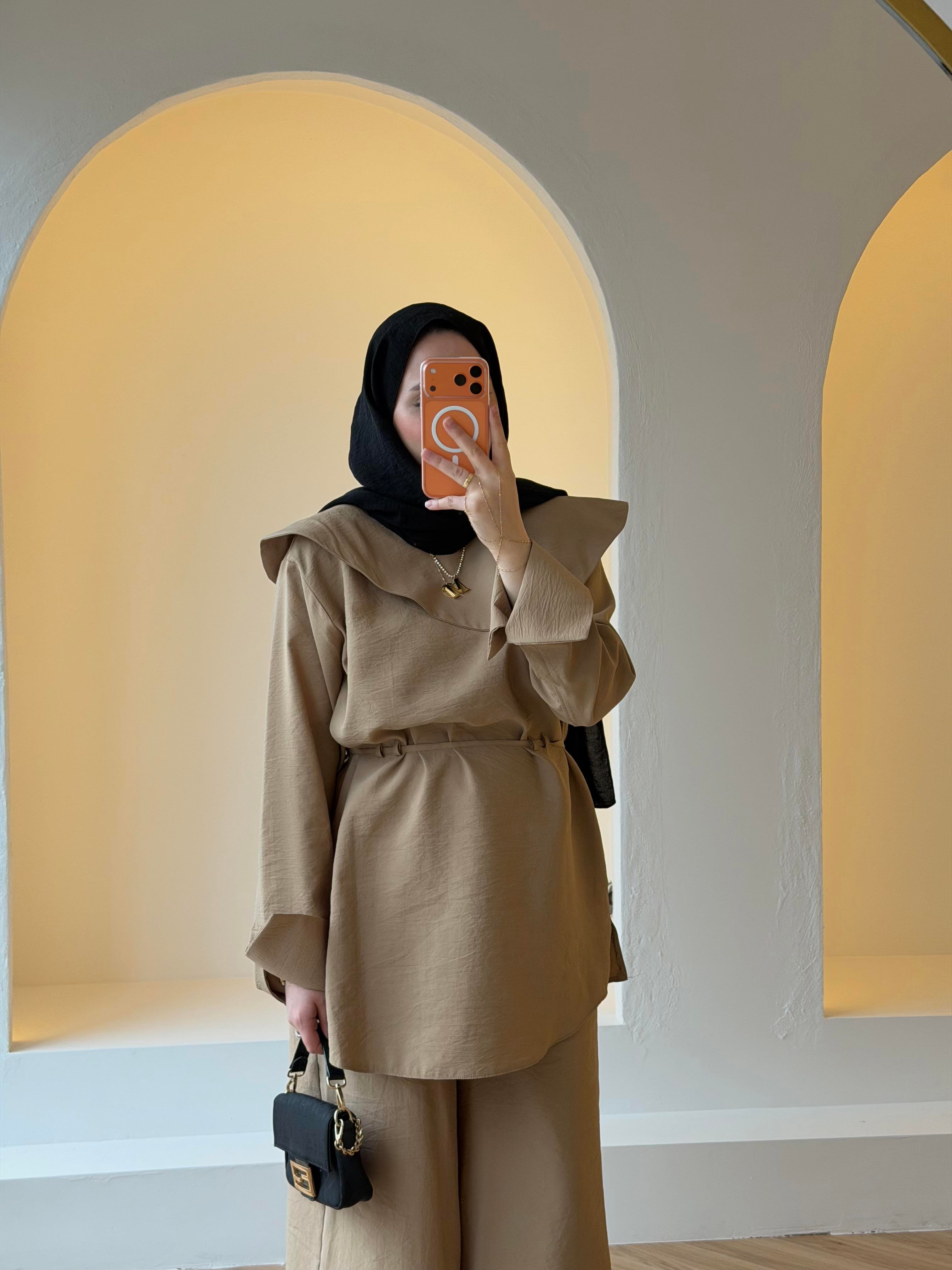 KATRE YAKA DETAYLI TAKIM CAMEL