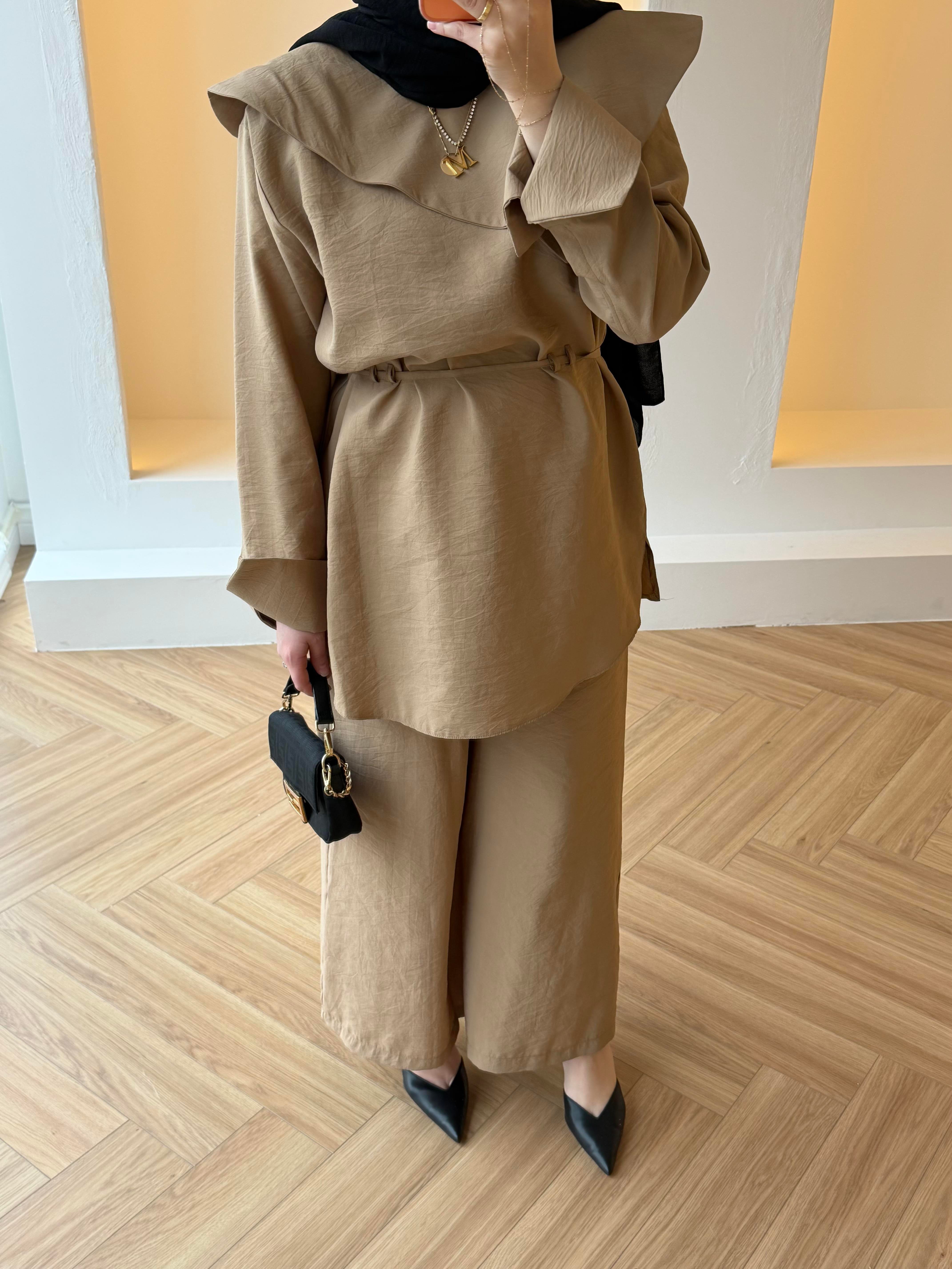 KATRE YAKA DETAYLI TAKIM CAMEL
