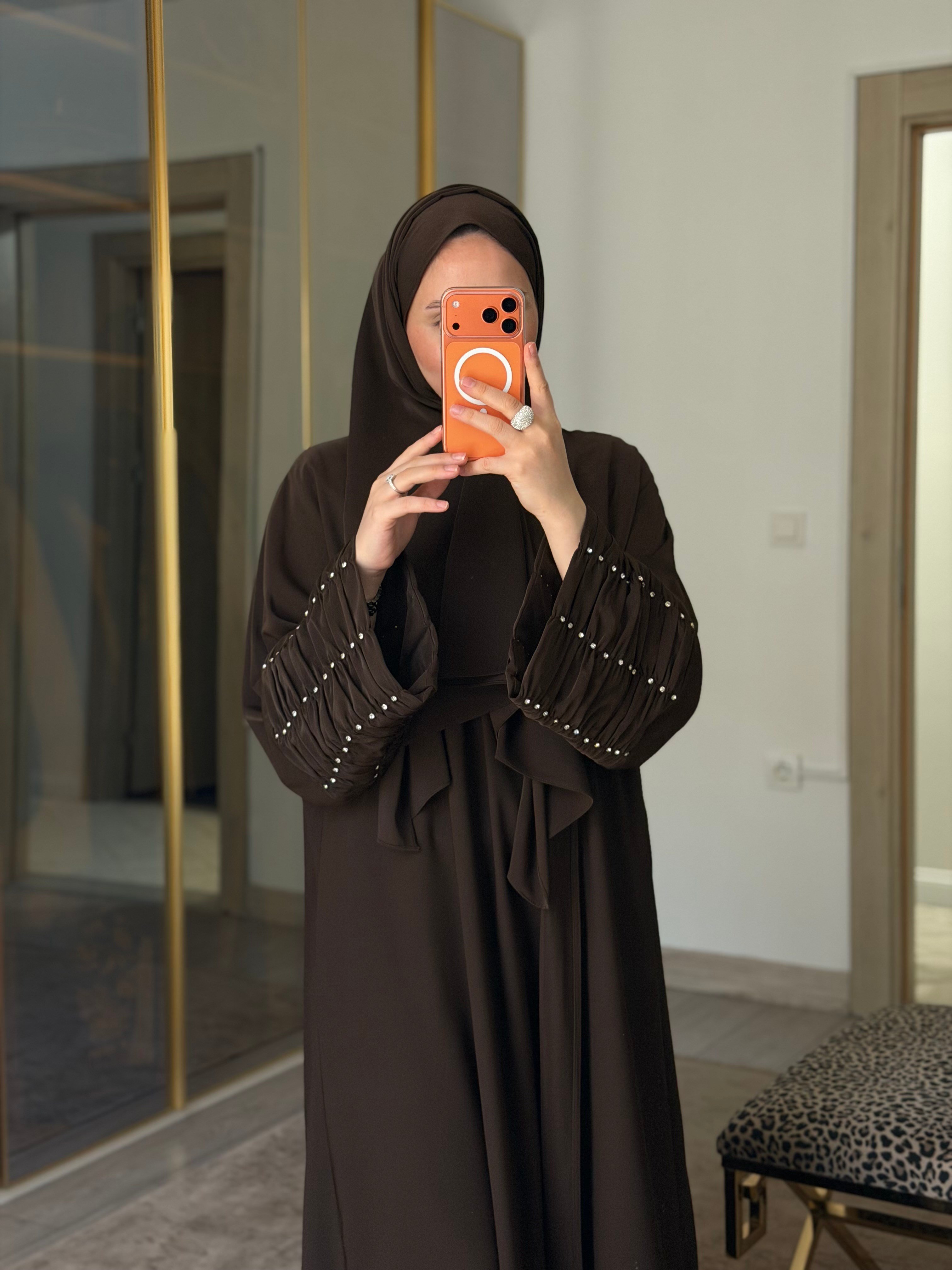 KOLLARI TAŞ BÜZGÜ DETAYLI ABAYA ŞAL SET