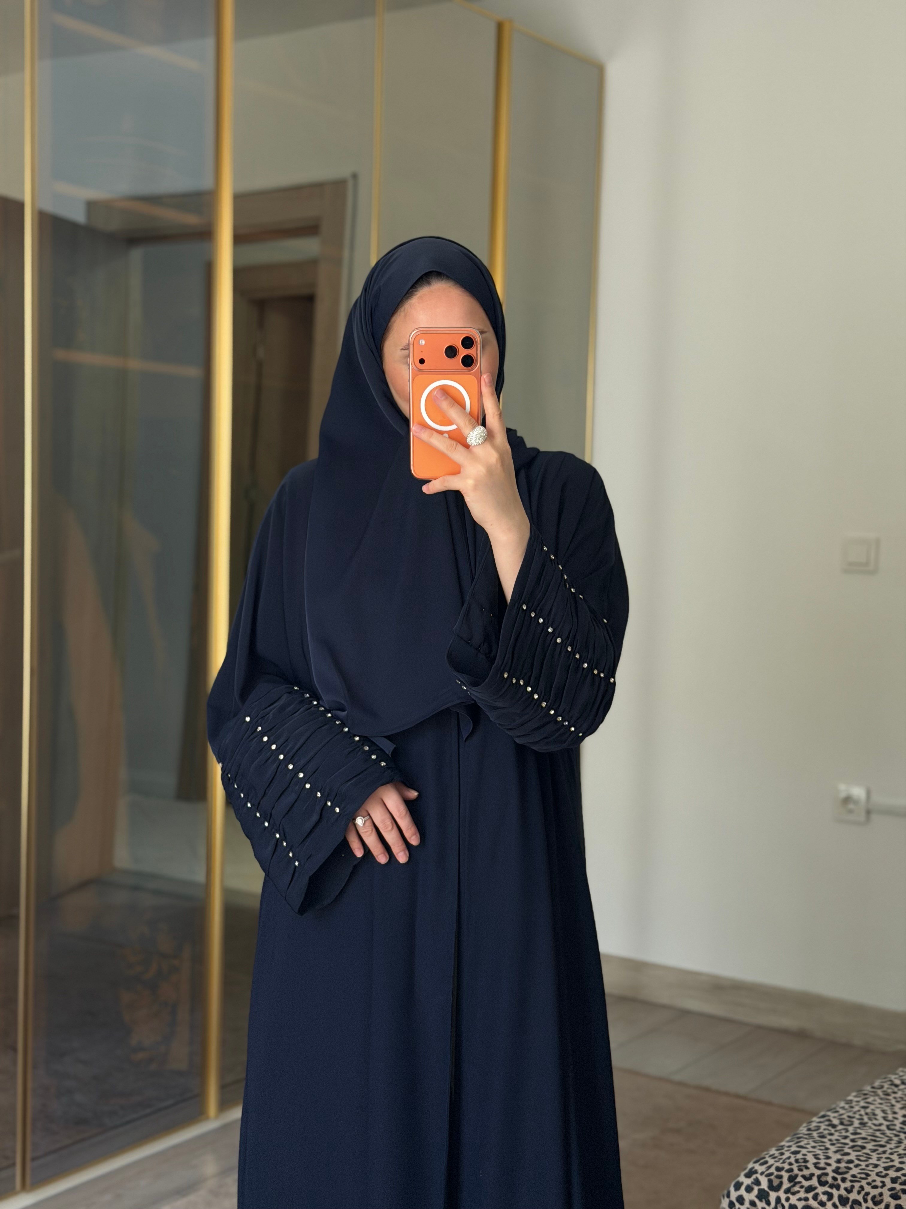 KOLLARI TAŞ BÜZGÜ DETAYLI ABAYA ŞAL SET 