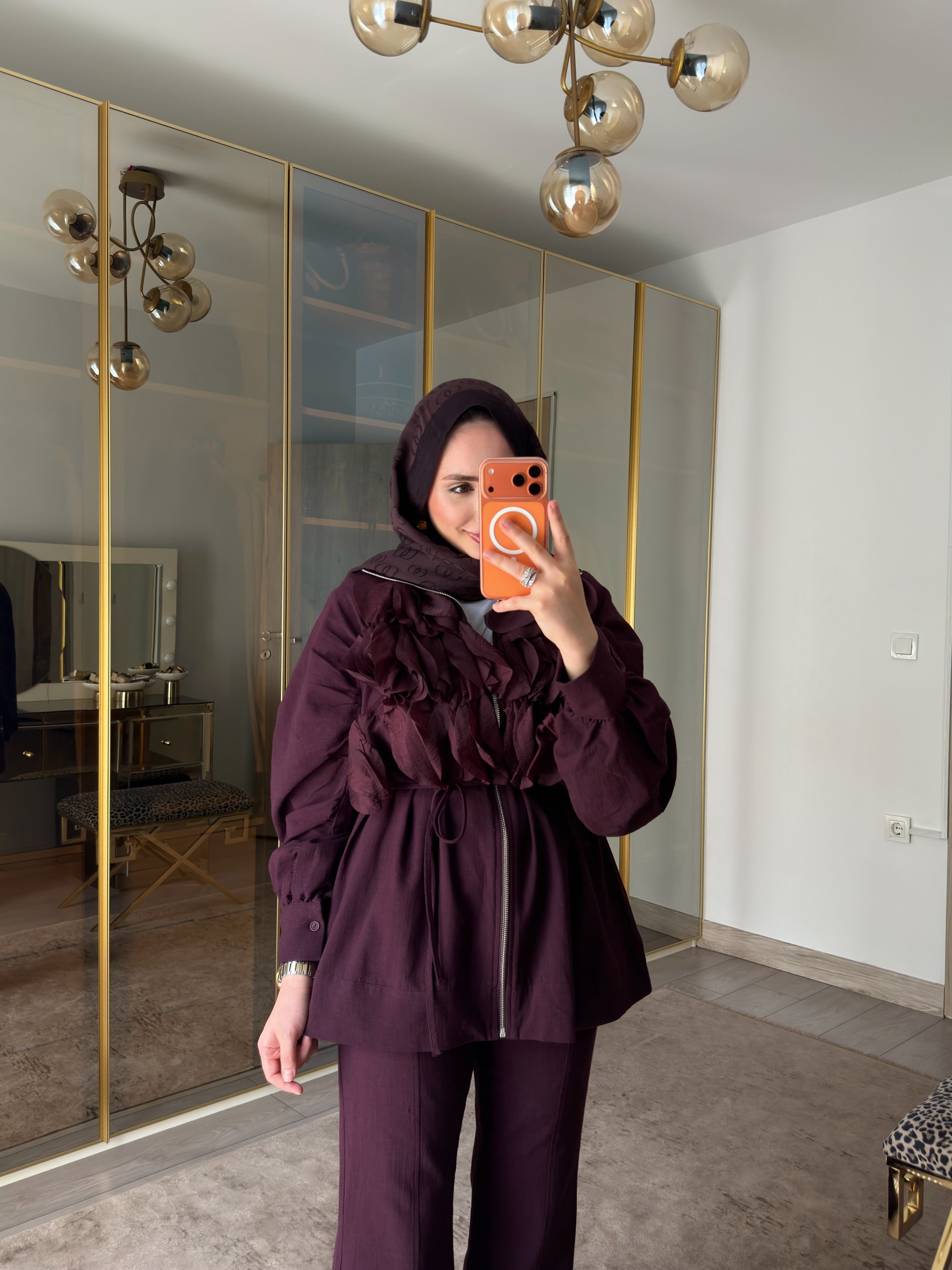 MELA ÖNÜ PETAL DETAYLI TASARIM TAKIM