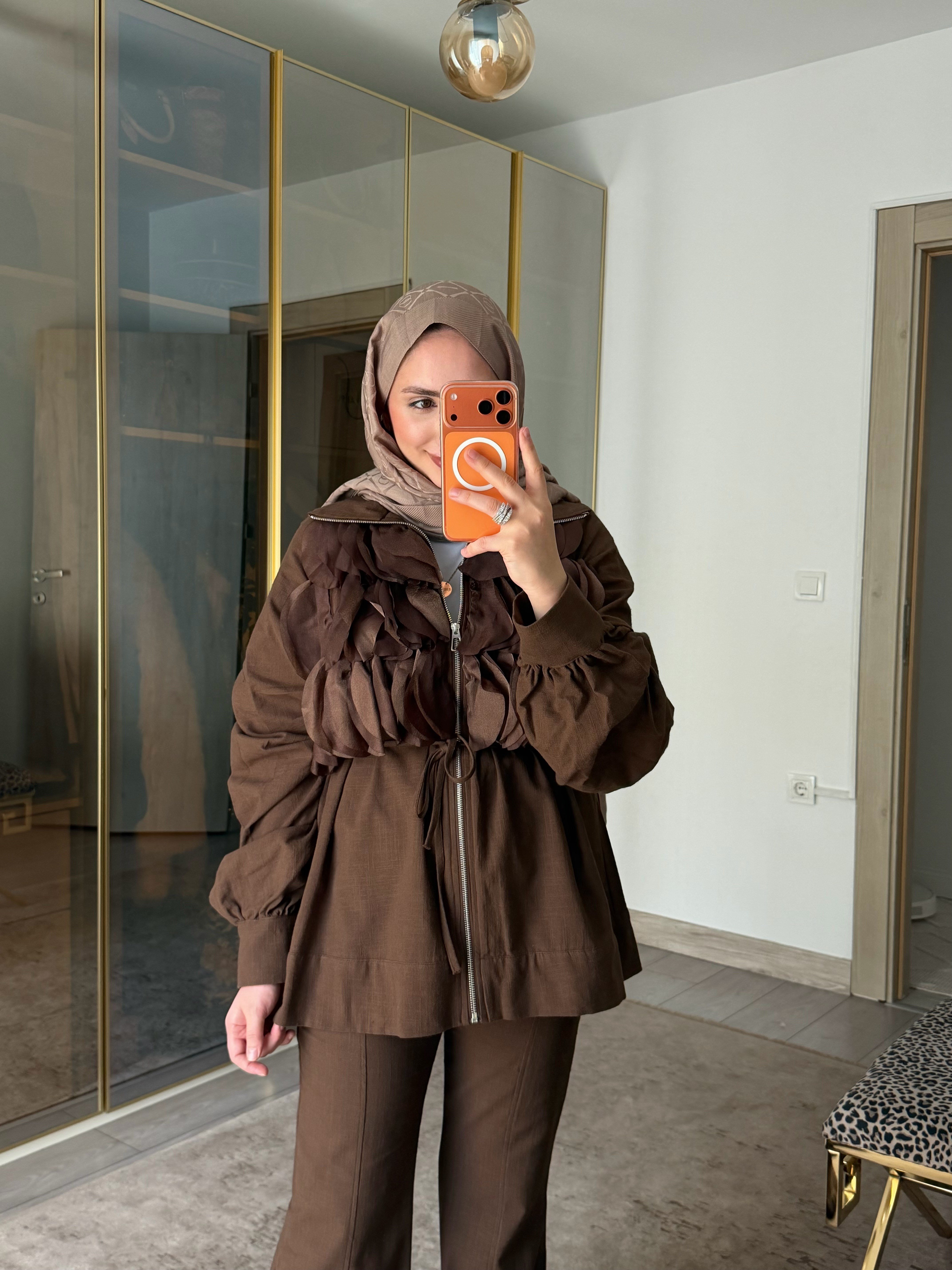 MELA ÖNÜ PETAL DETAYLI TASARIM TAKIM 