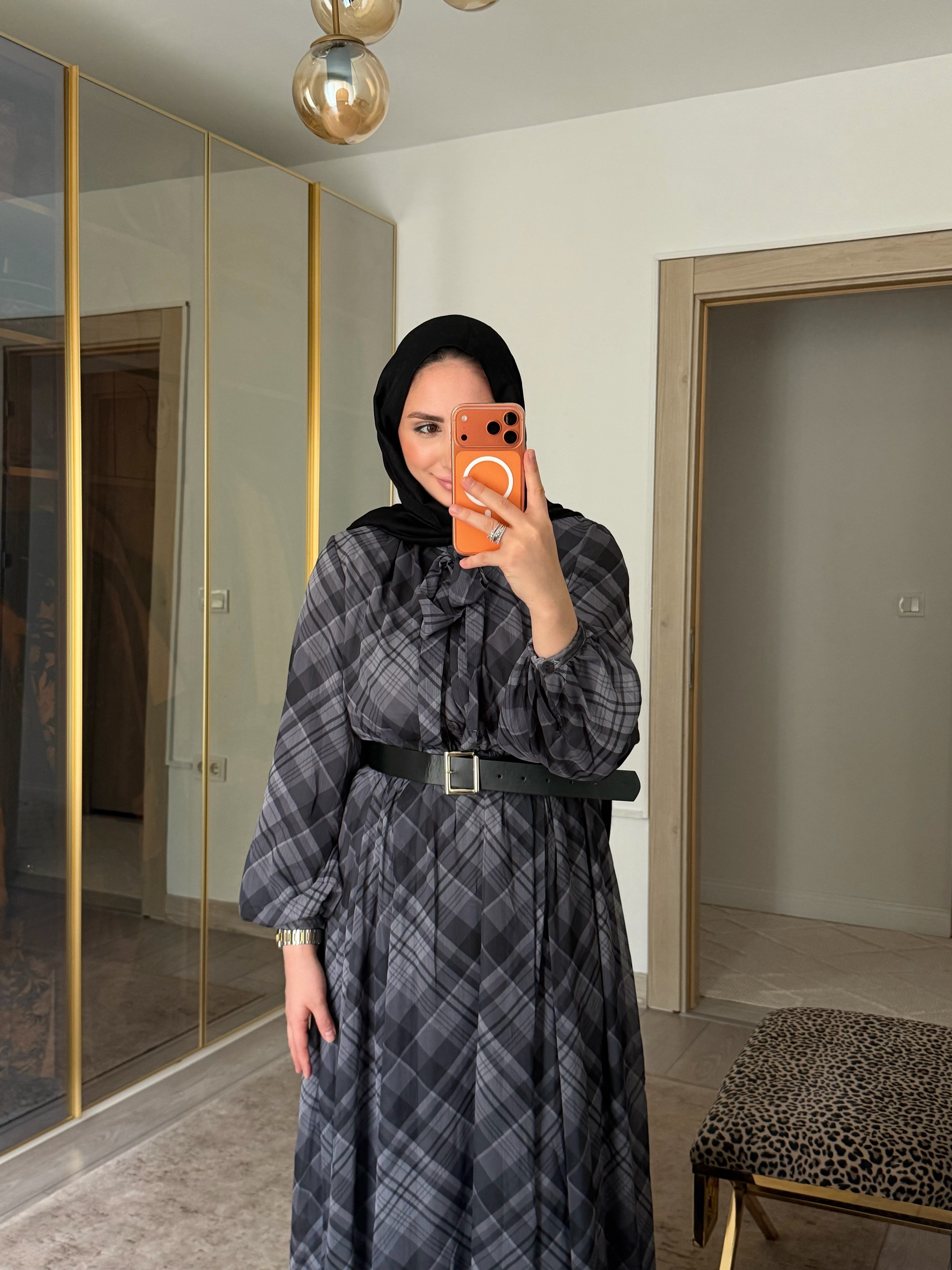 MORİ EKOSE DESENLİ KEMERLİ ELBİSE
