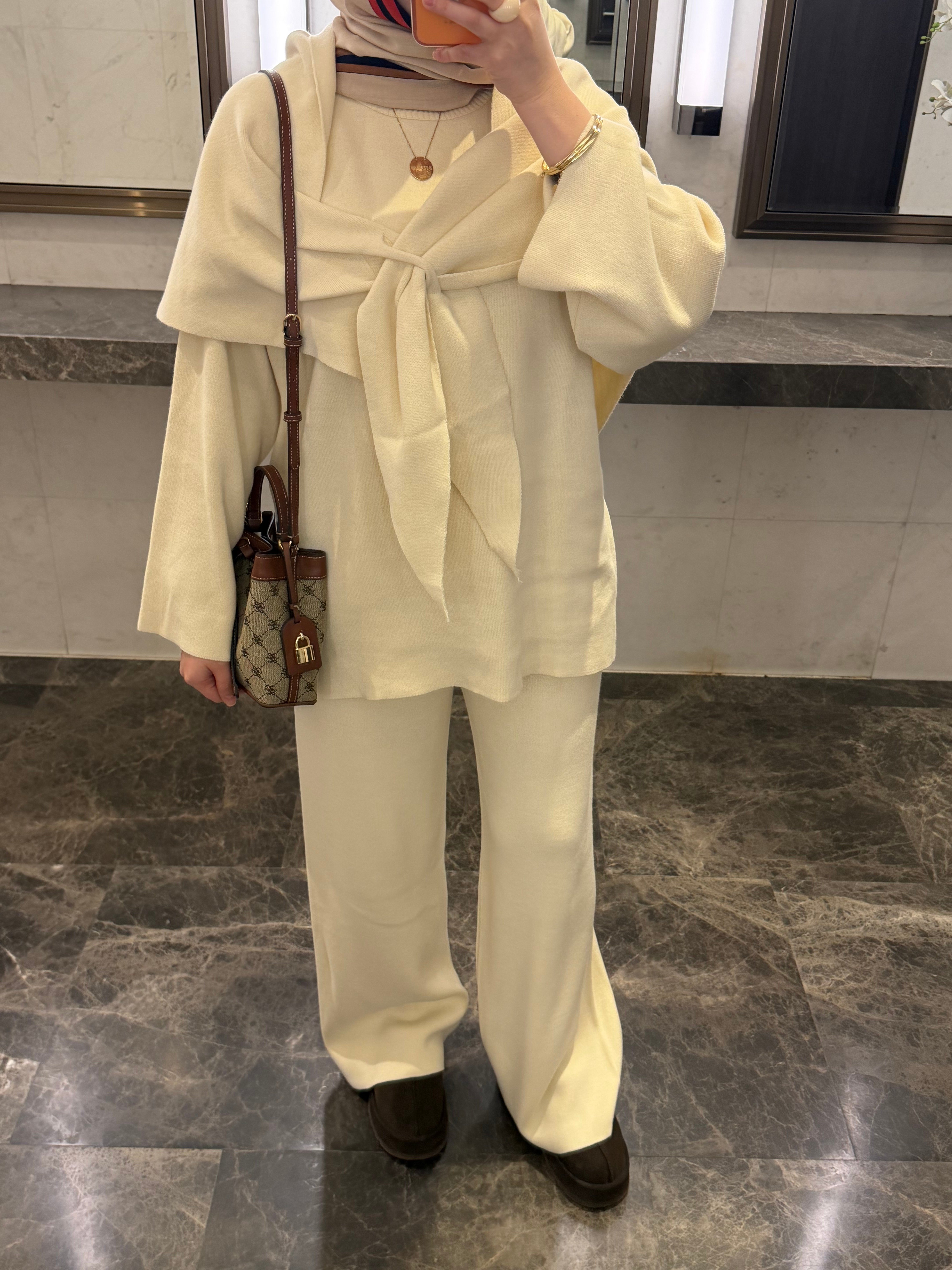 OMUZ ŞALLI TRİKO TAKIM BEJ 