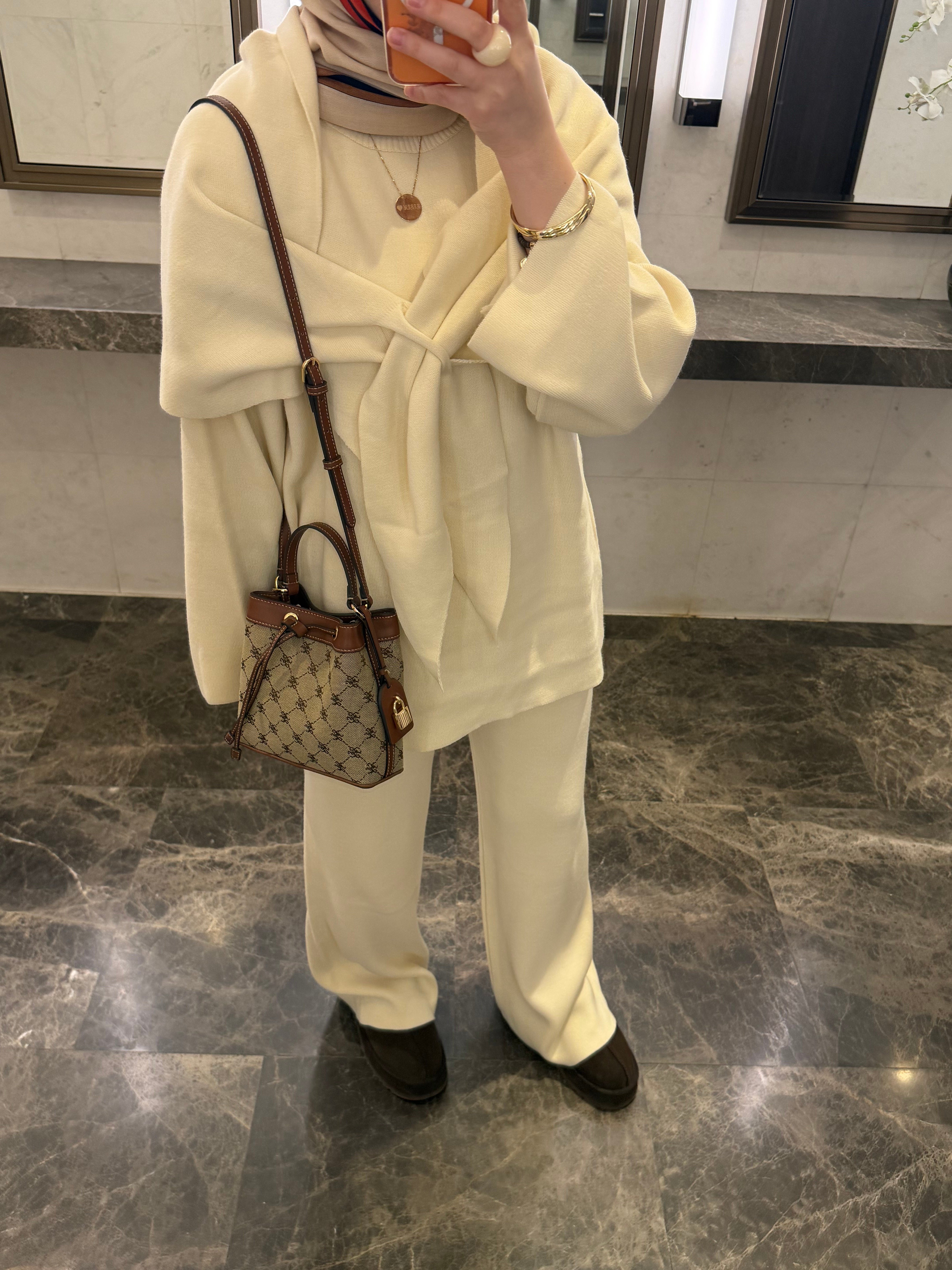 OMUZ ŞALLI TRİKO TAKIM BEJ 