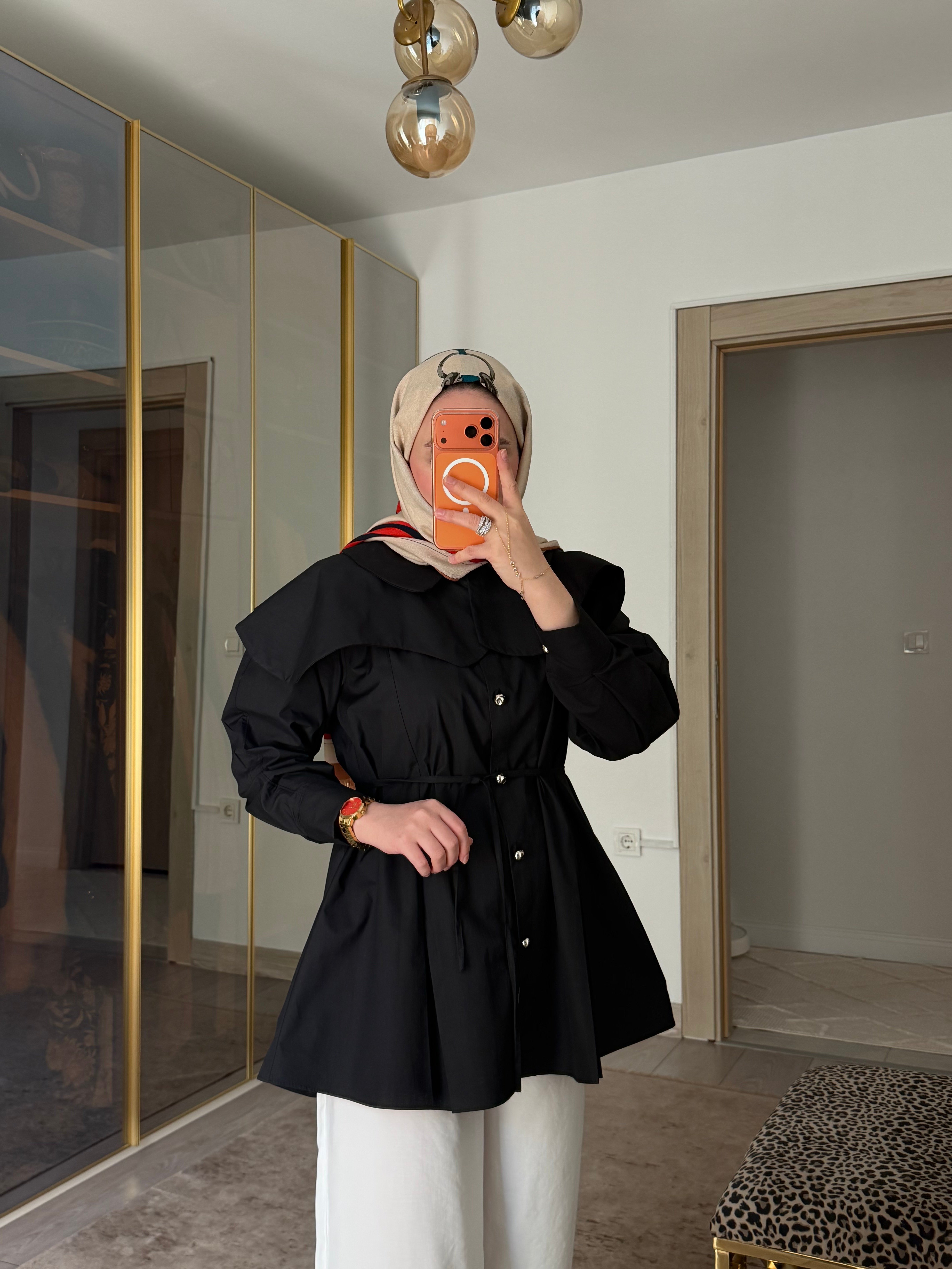 SEUL GENİŞ YAKALI PİLELİ  GÖMLEK SİYAH