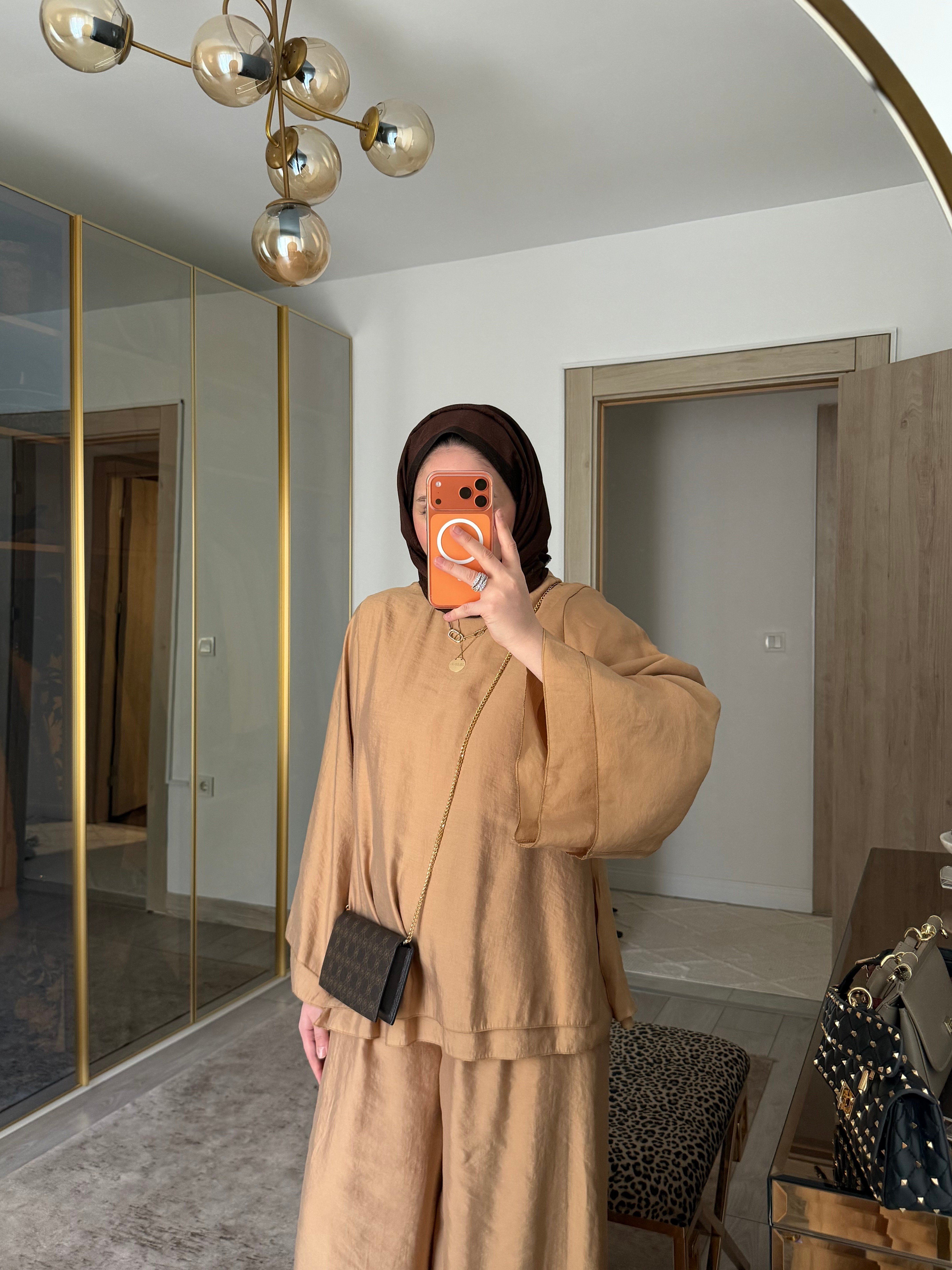 SOFT KATMANLI KOL&PAÇA DETAYLI ŞIK TAKIM CAMEL