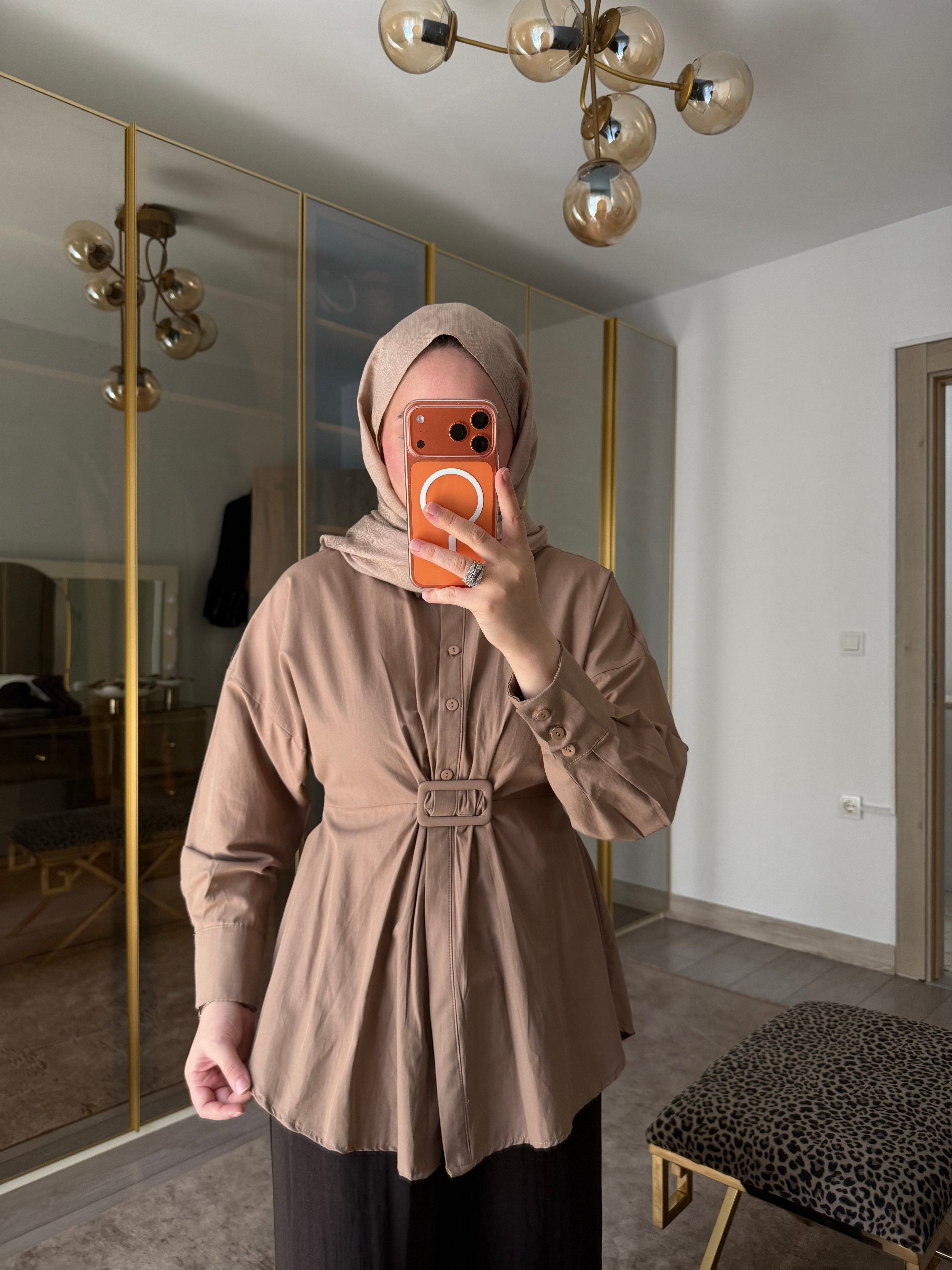 TORYY KEMER DETAYLI GÖMLEK LATTE RENK