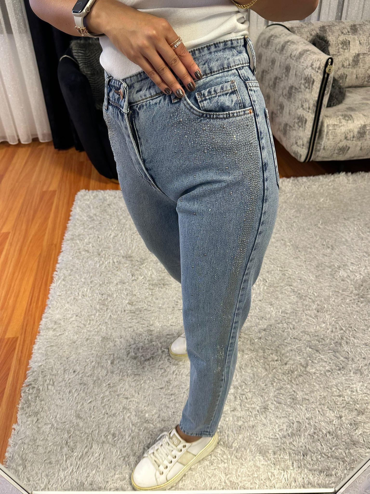 Boydan Serpme Taşlı Boyfriend Jean