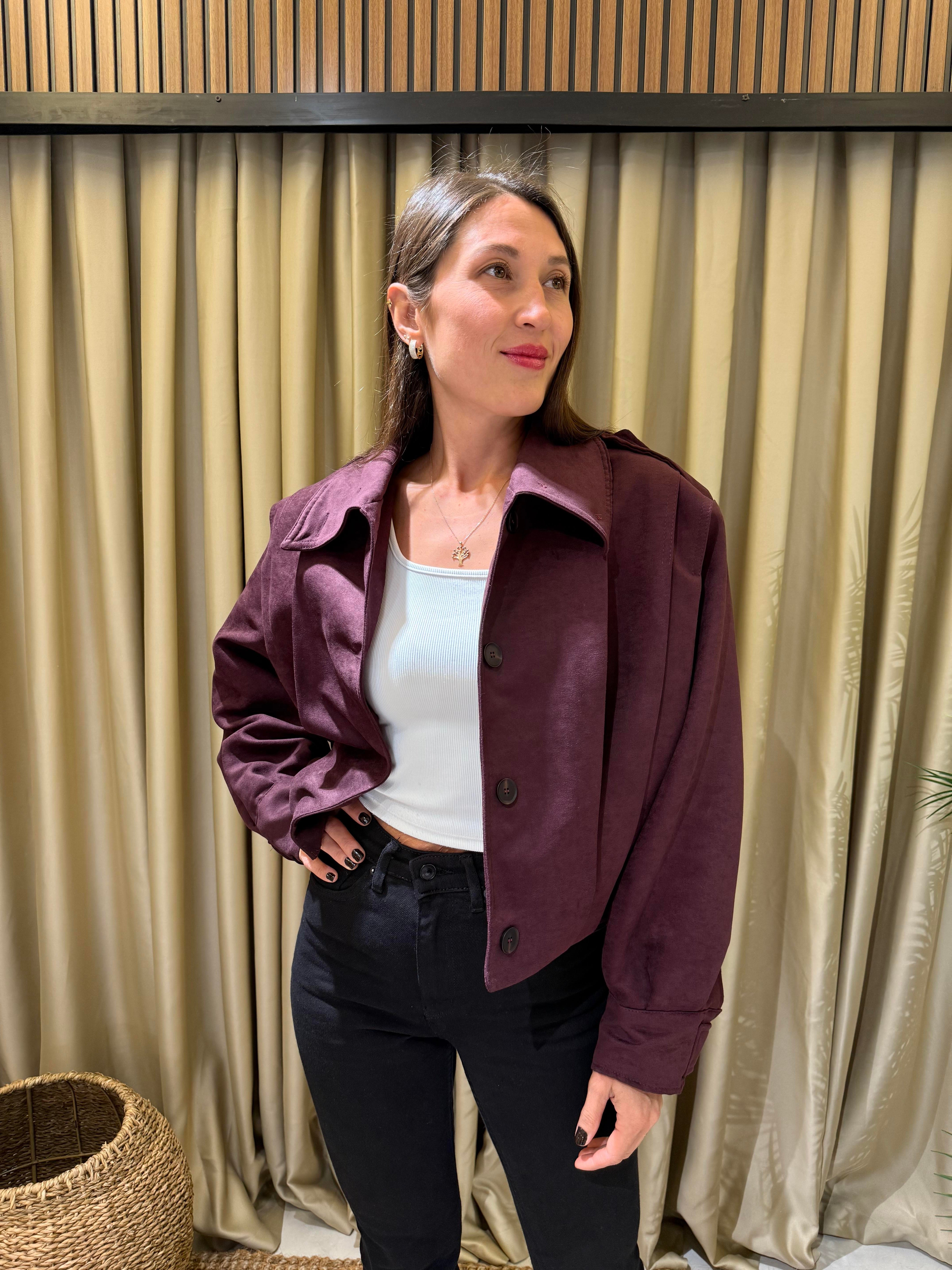 OMUZLARI PİLE DETAYLI MÜRDÜM RENK KISA MODEL KADIN SÜET MONT