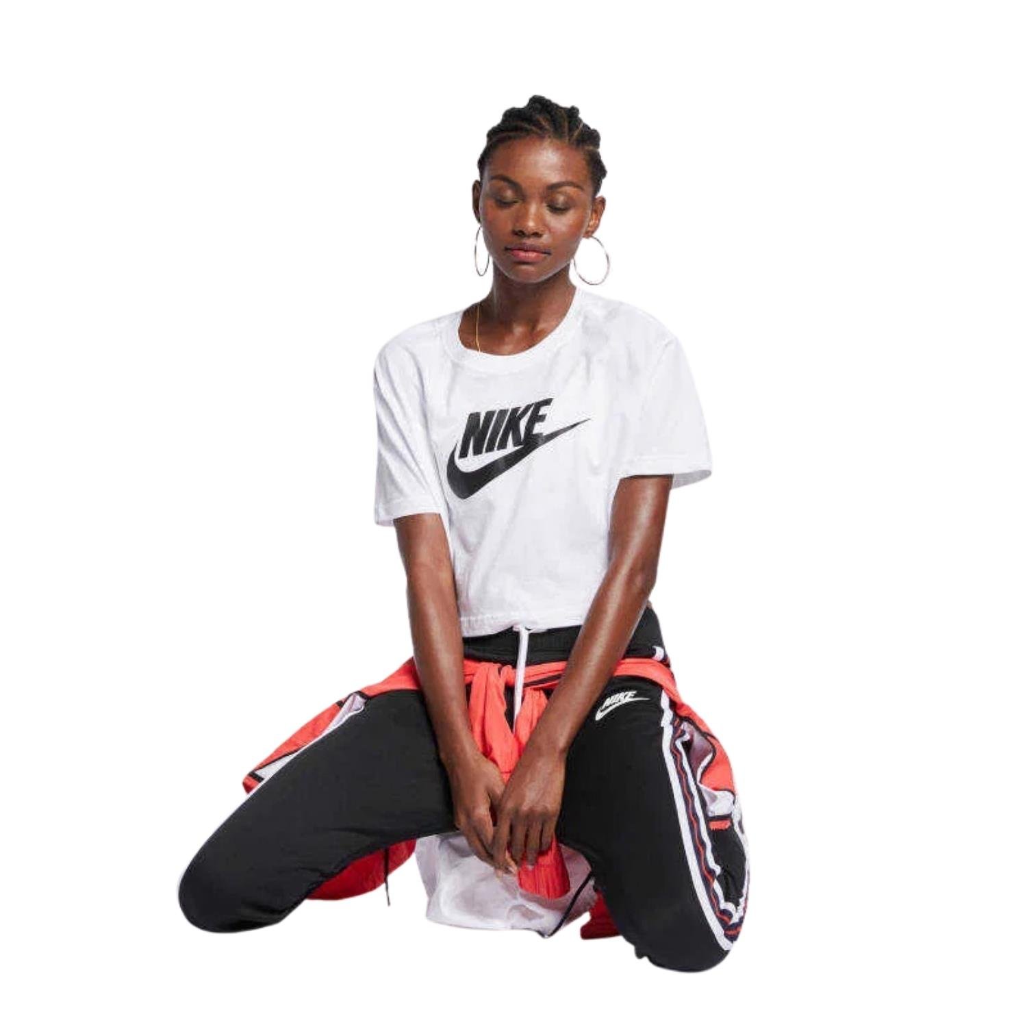 Nike W Nsw Tee Essntl Crp Kadın T-shirt - BV6175