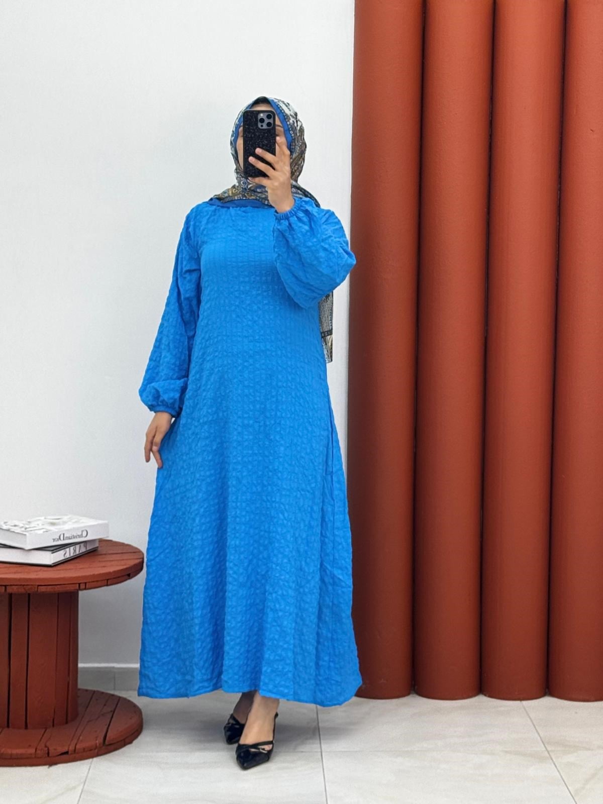 0195 Gofre elbise mavi