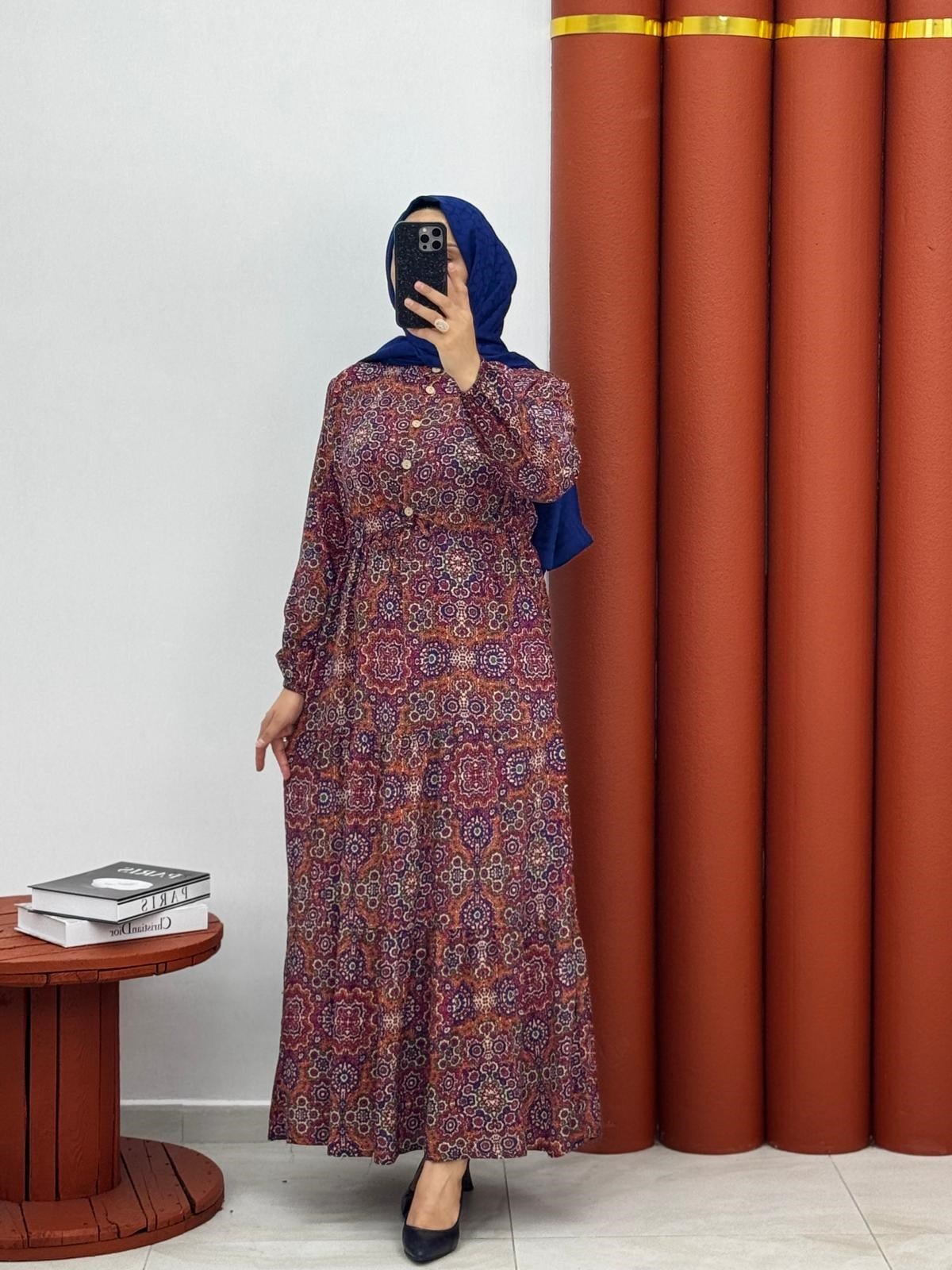 2367 yeni sezon viskon kumaş önden yarım düğmeli papatya desenli model renk bordo