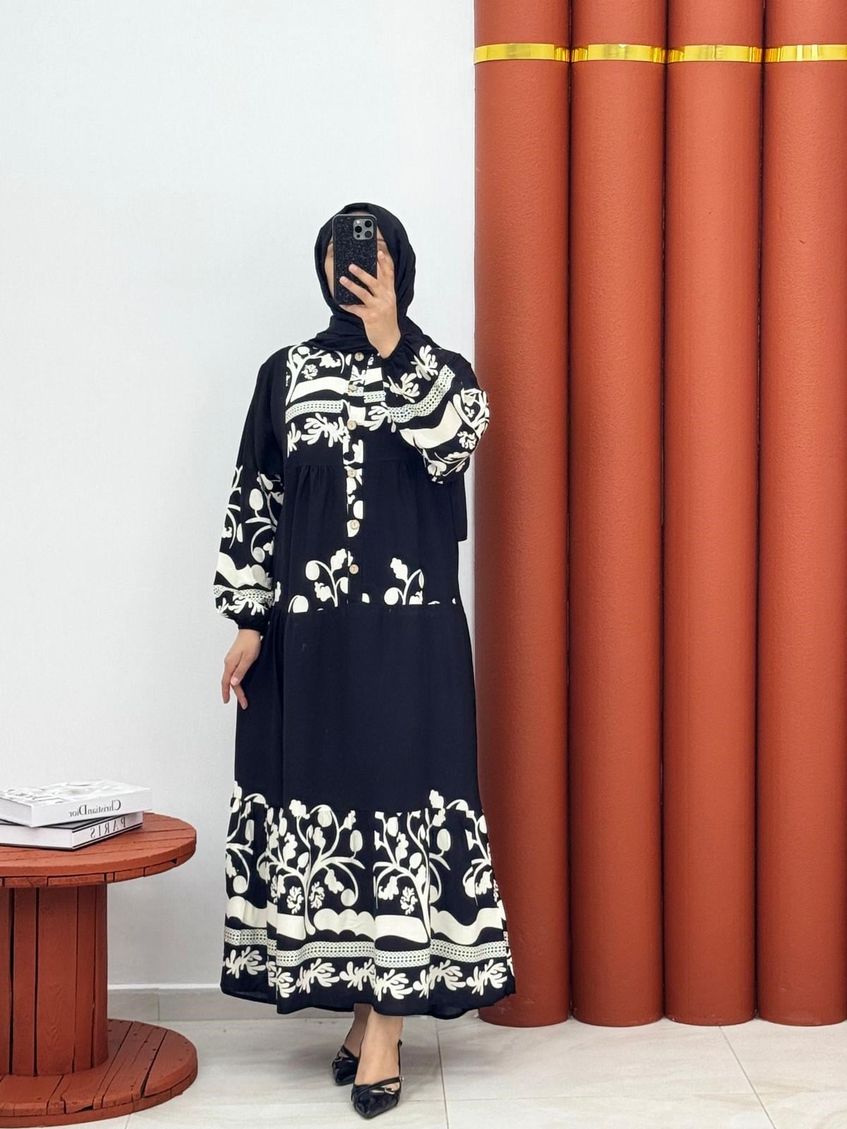 9397 Alaçatı yarım dügmeli elbise siyah beyaz