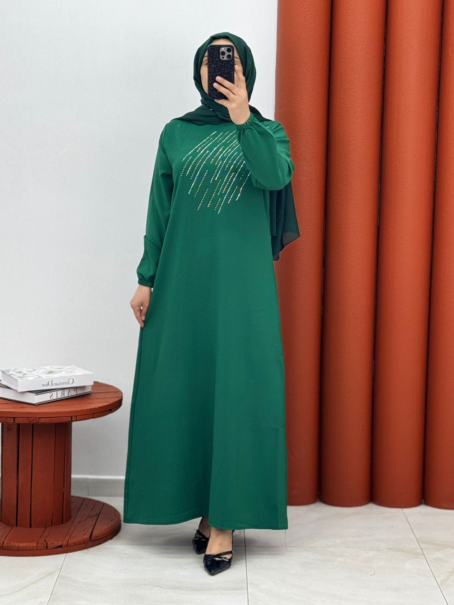 0100 Zara krep omuz kısmı taşlı yeşil