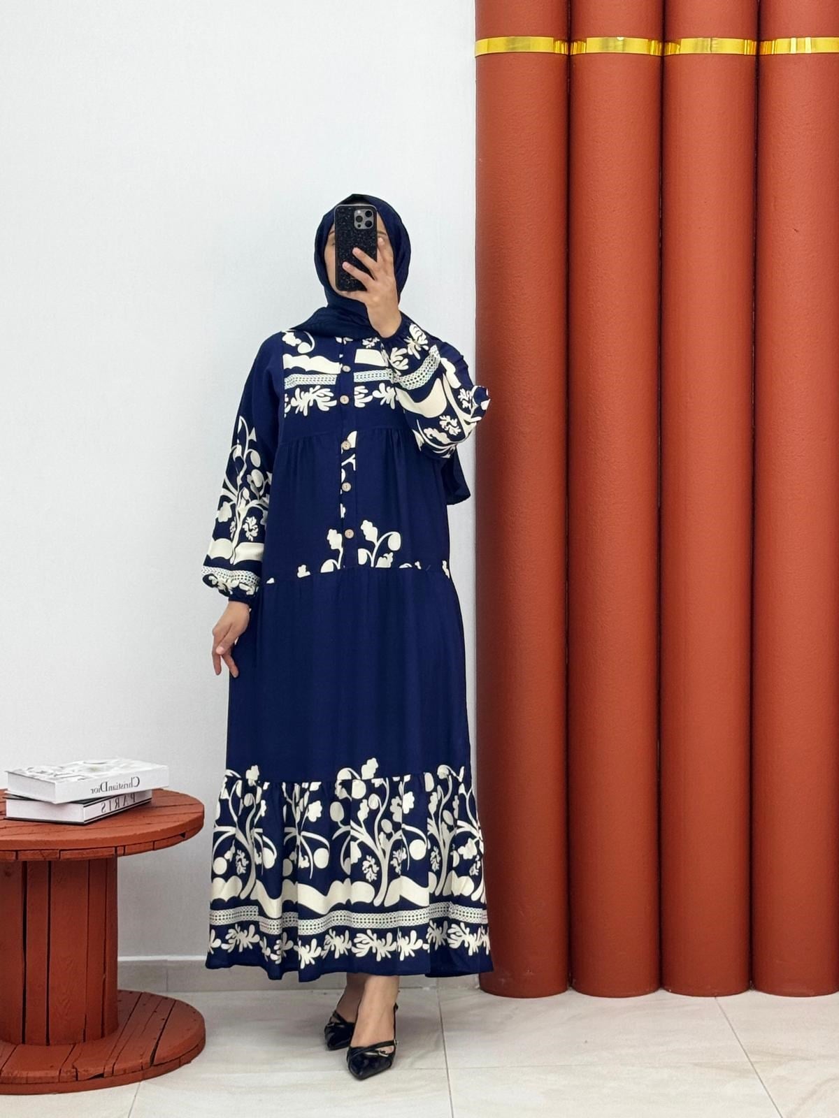 9397 Alaçatı yarım dügmeli elbise lacivert beyaz