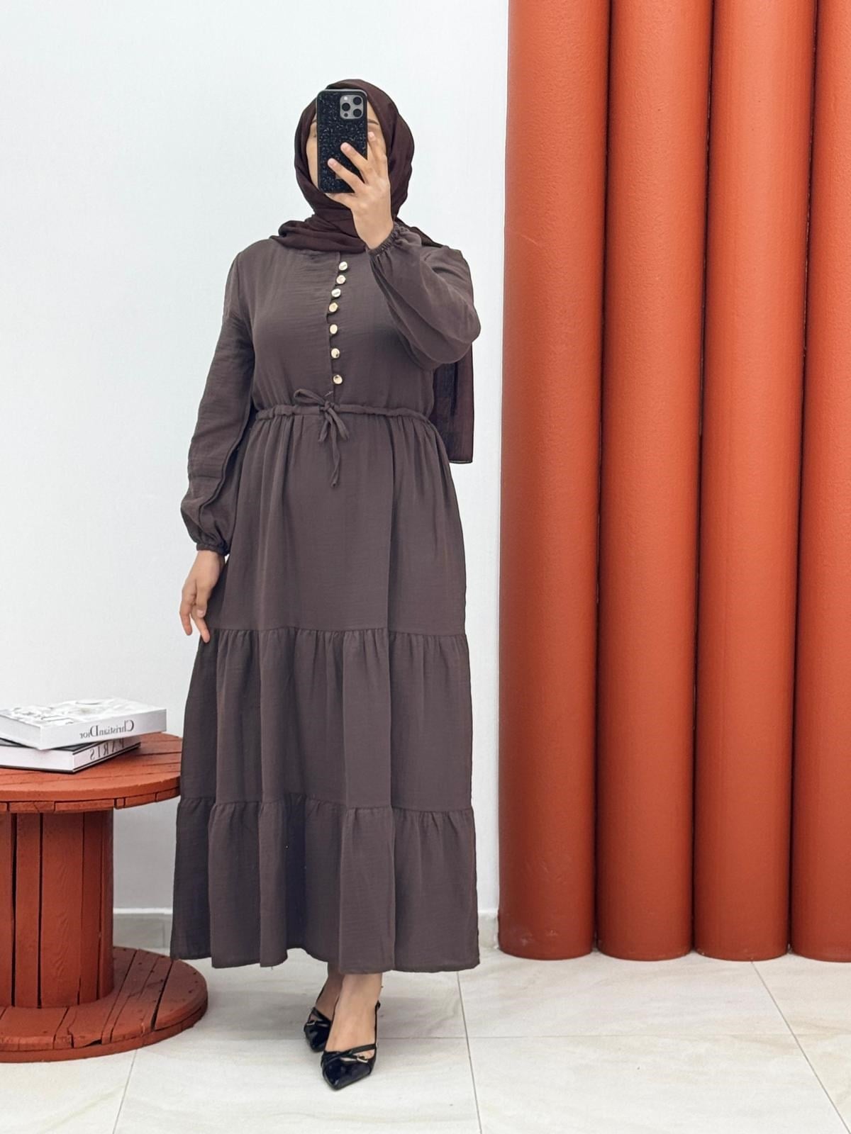 6822 müslin yarım dügmeli elbise kahverengi