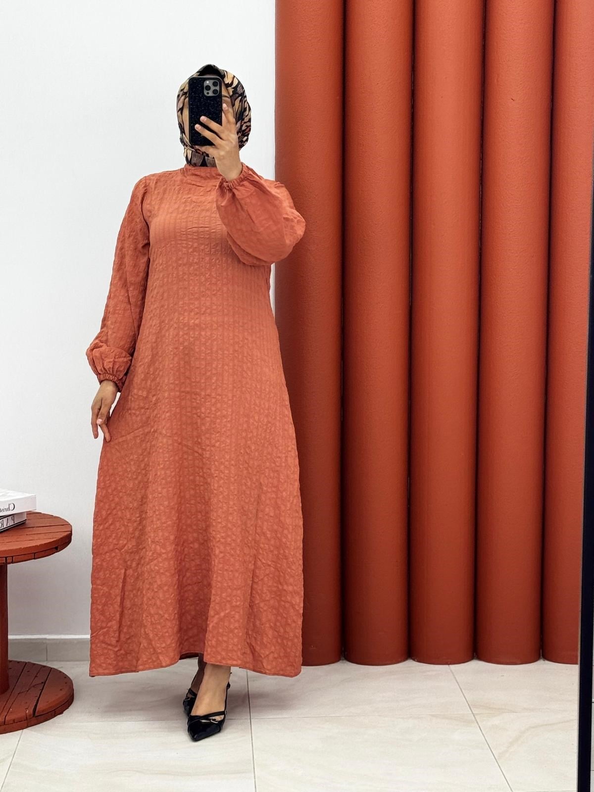 0195 Gofre elbise kiremit