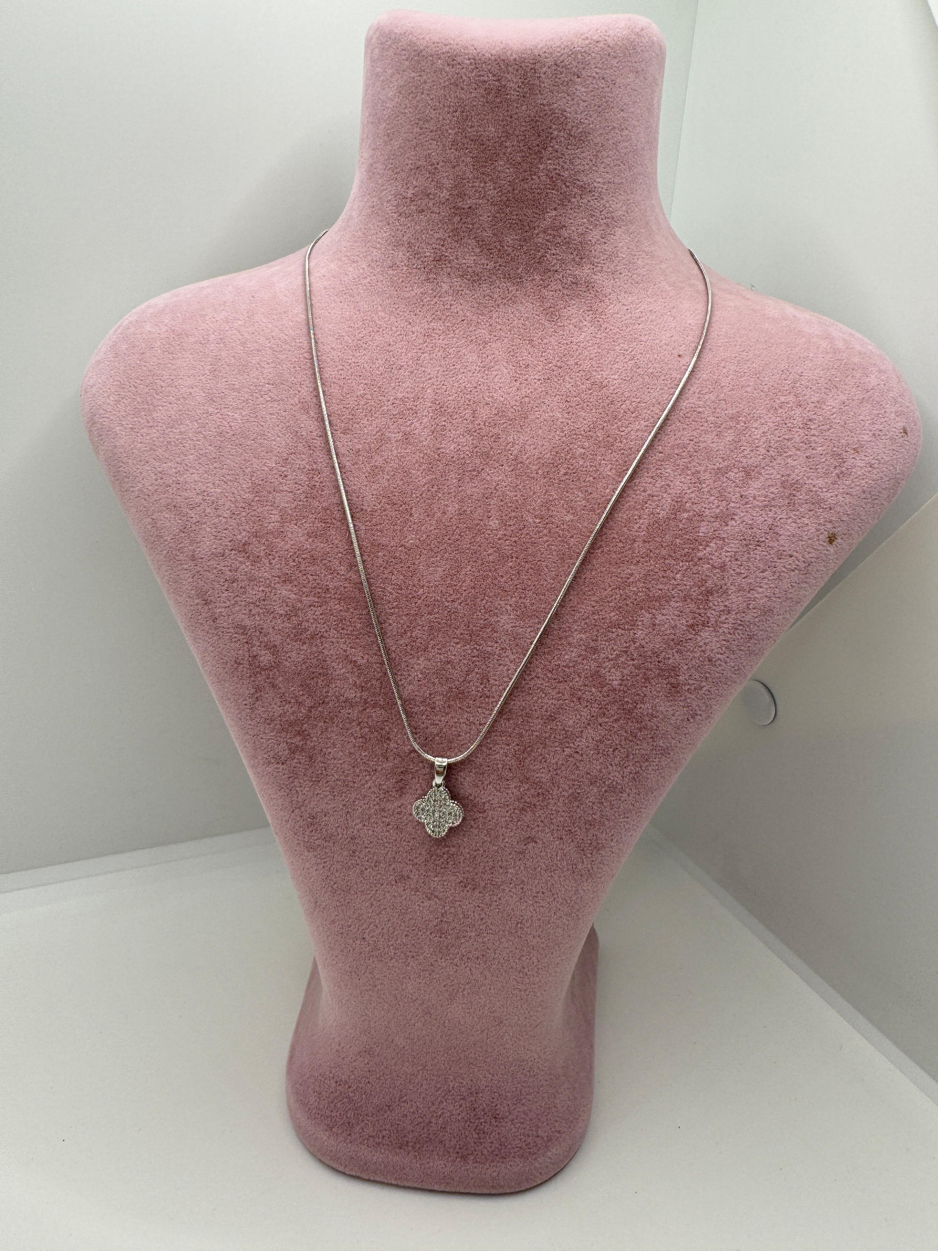 Çelik Minimal Taşlı Yonca Kolye (silver)