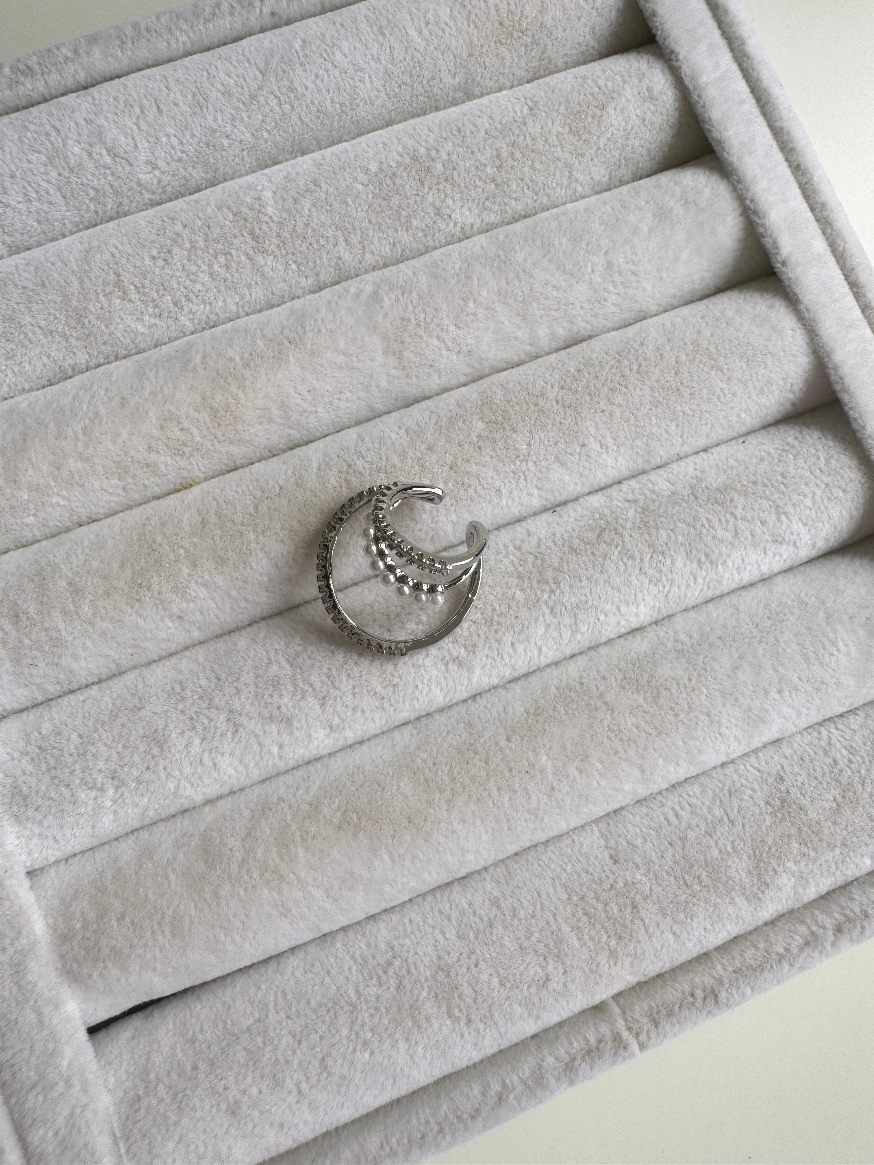 Silver Taşlı Kıkırdak Küpe1111