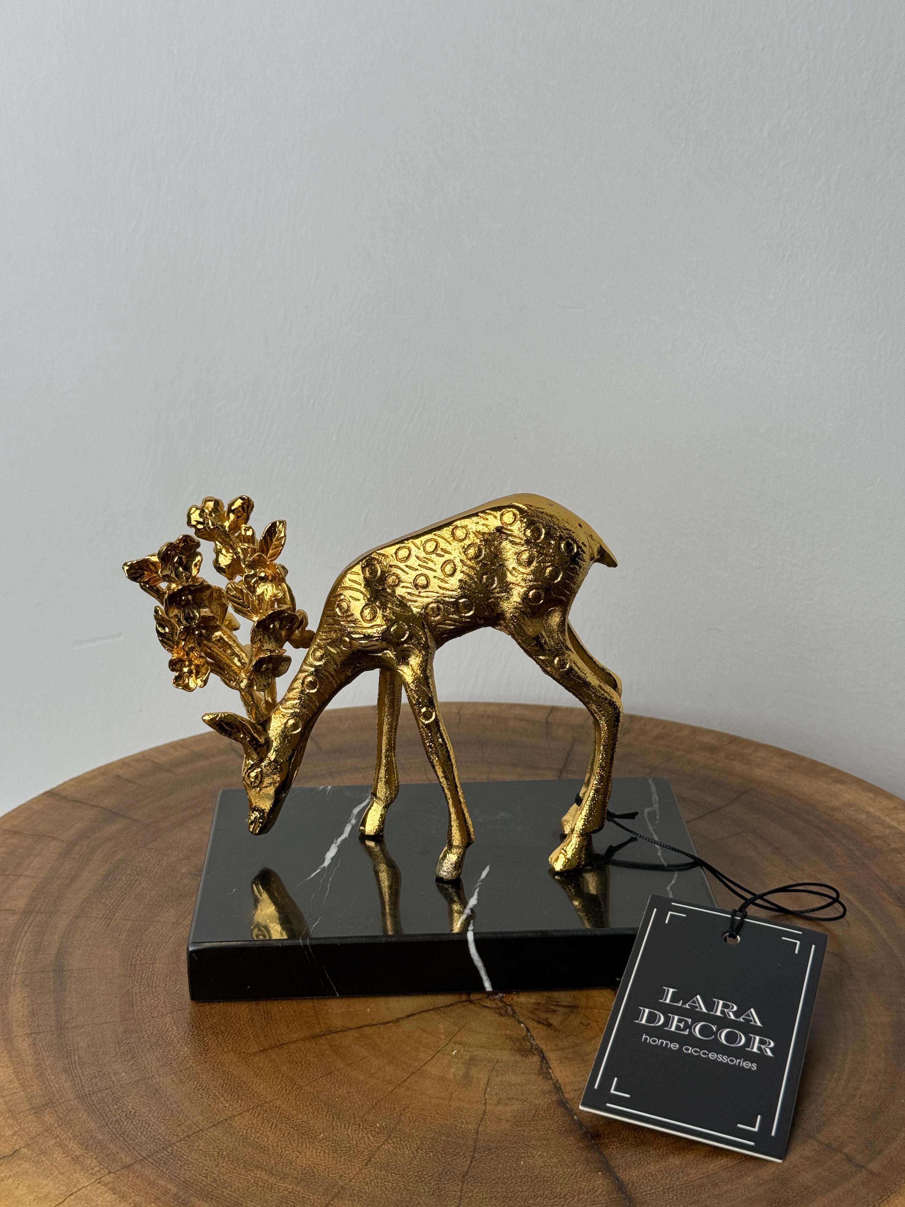 Gold Geyik Heykel