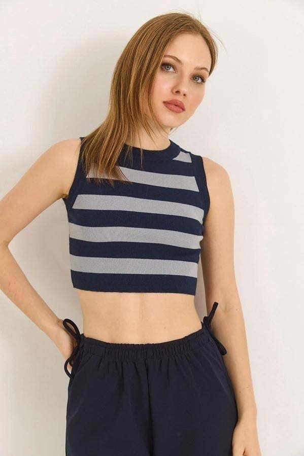 Sıfır Kol Triko Crop Bluz Lacivert
