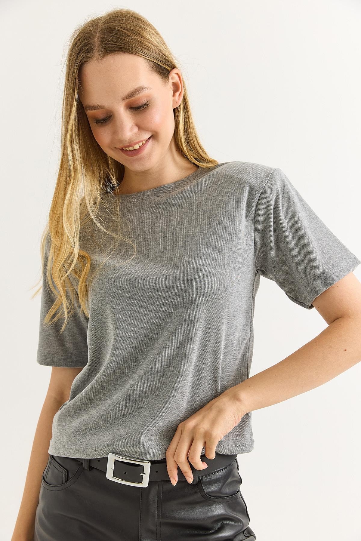 Vatkalı Bisiklet Yaka Basic Tshirt Gri