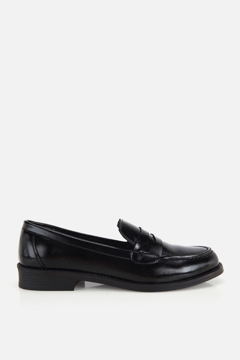 Kadın Siyah Rugan Düz Tabanlı Klasik Loafer