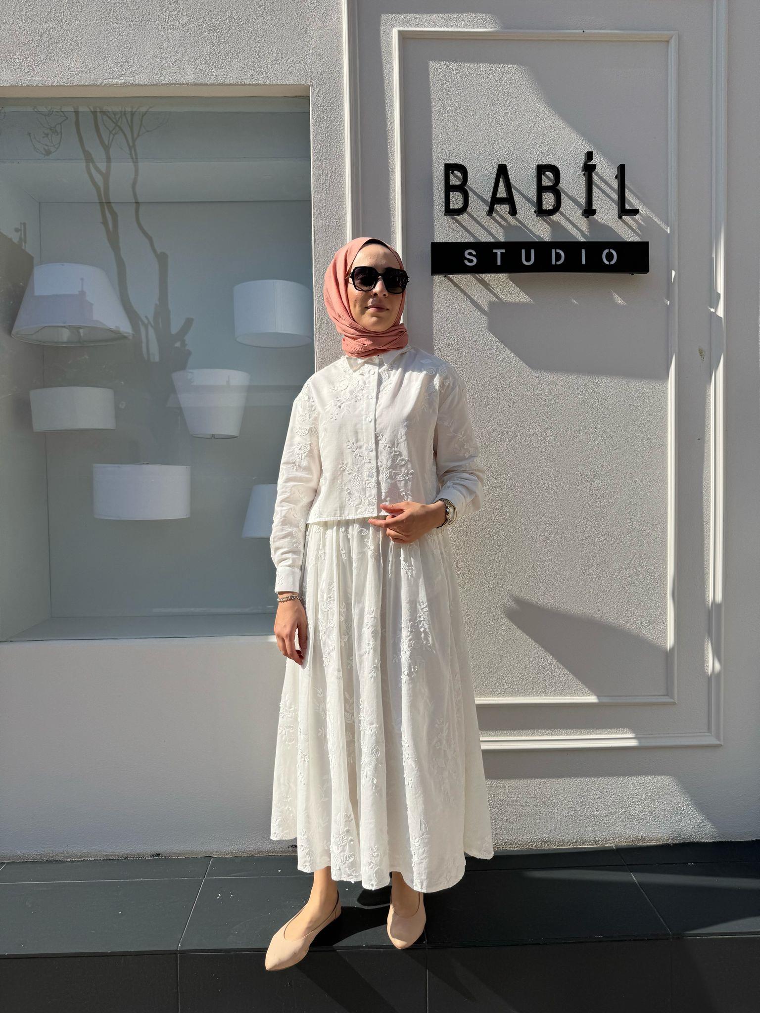 Bella Aplik Detaylı Brode Etekli Takım Beyaz