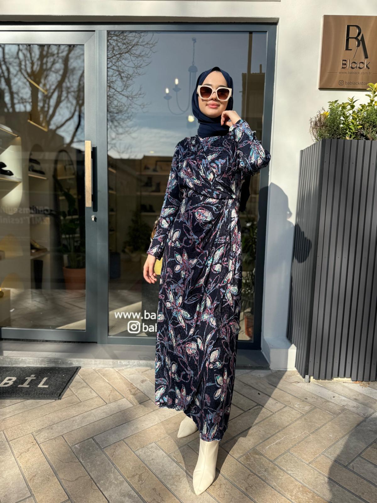 Çiçek Desenli Bağlama Detaylı Kadın Elbise Lacivert