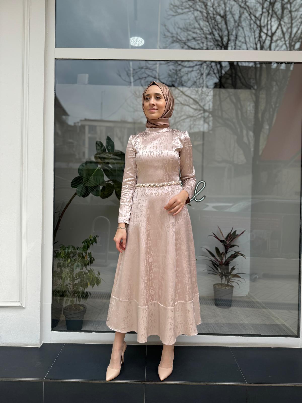 Kendinden Desenli İnci Kemerli Kadın Elbise Pudra Pembe
