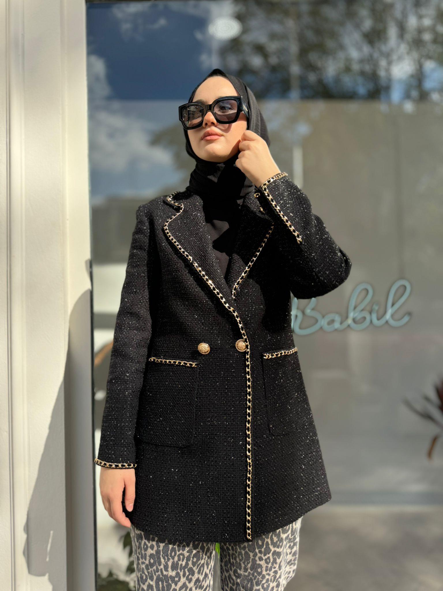 Tüvit Kumaş Zincir Detaylı Varesa Kadın Ceket Siyah