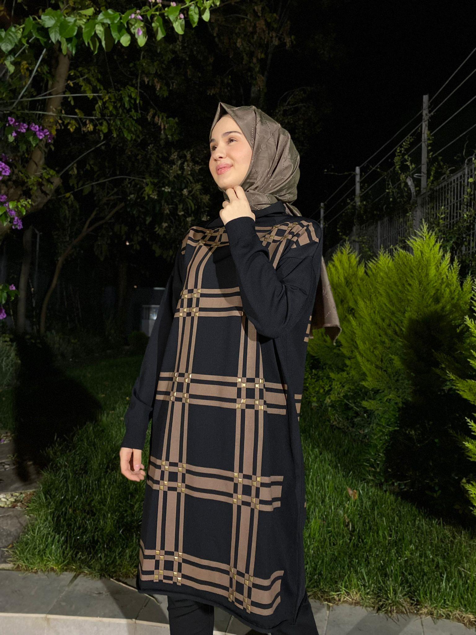 Zımbalı Triko Tunik Siyah