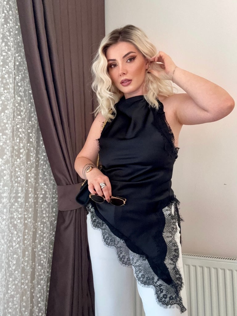 Siyah Saten Dantel Detaylı Bluz