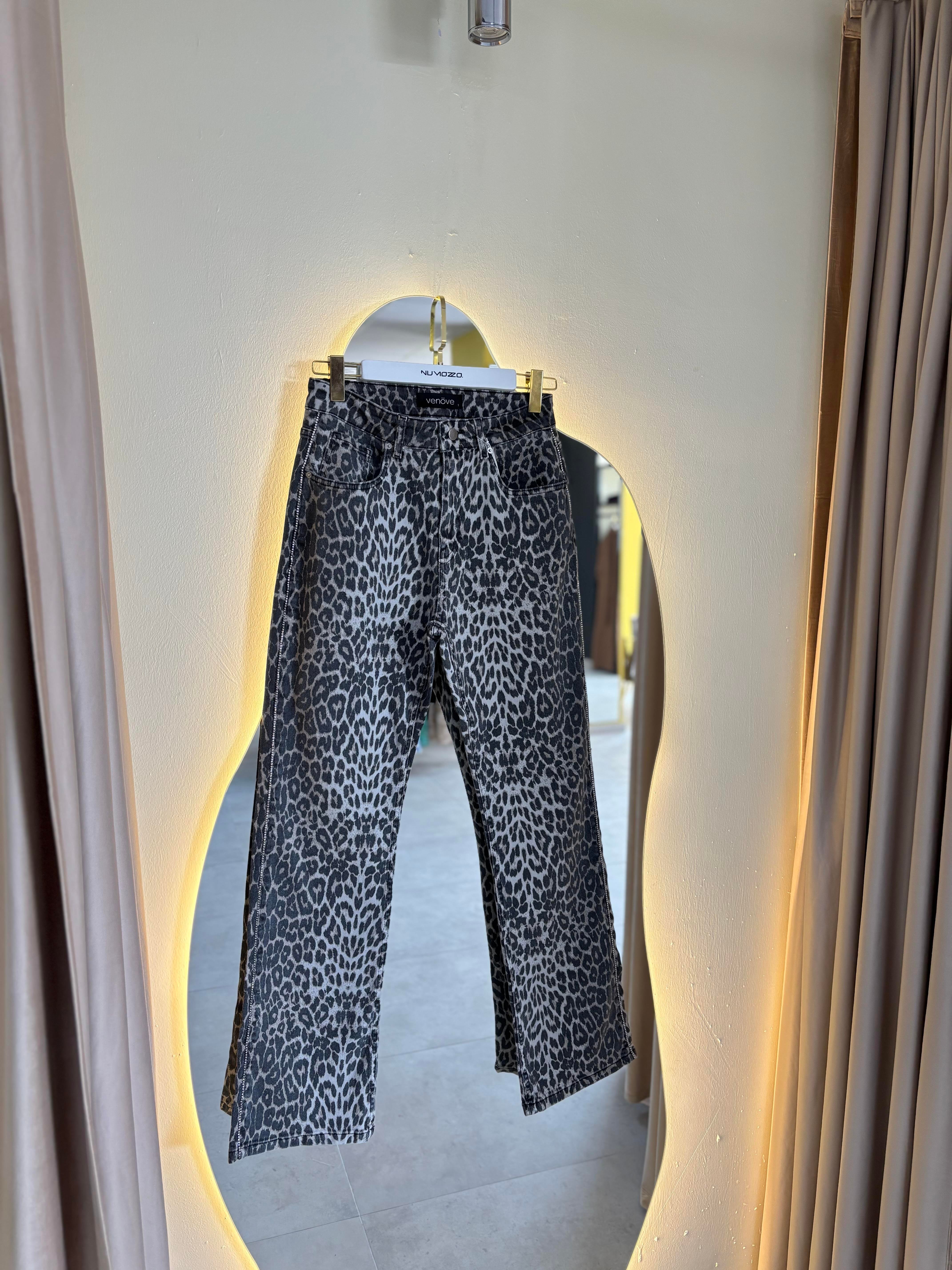 Douglas Pantolon-Leopar