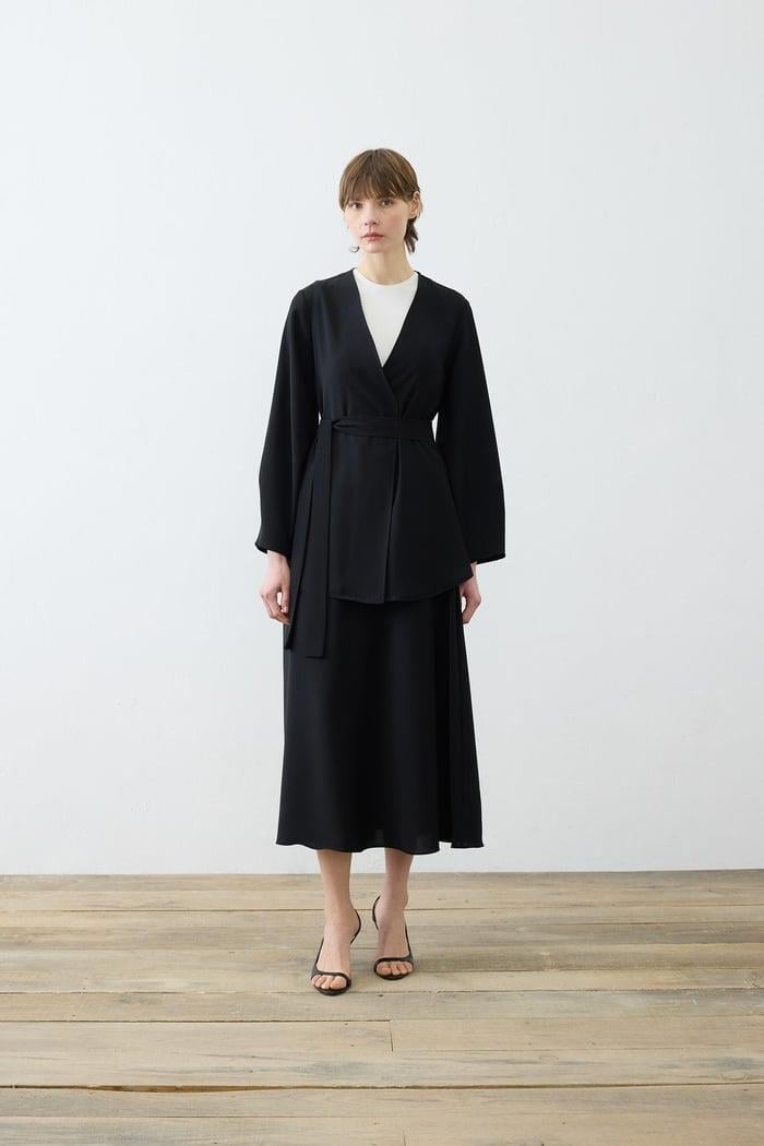 LORA KREP ETEKLİ TAKIM SİYAH